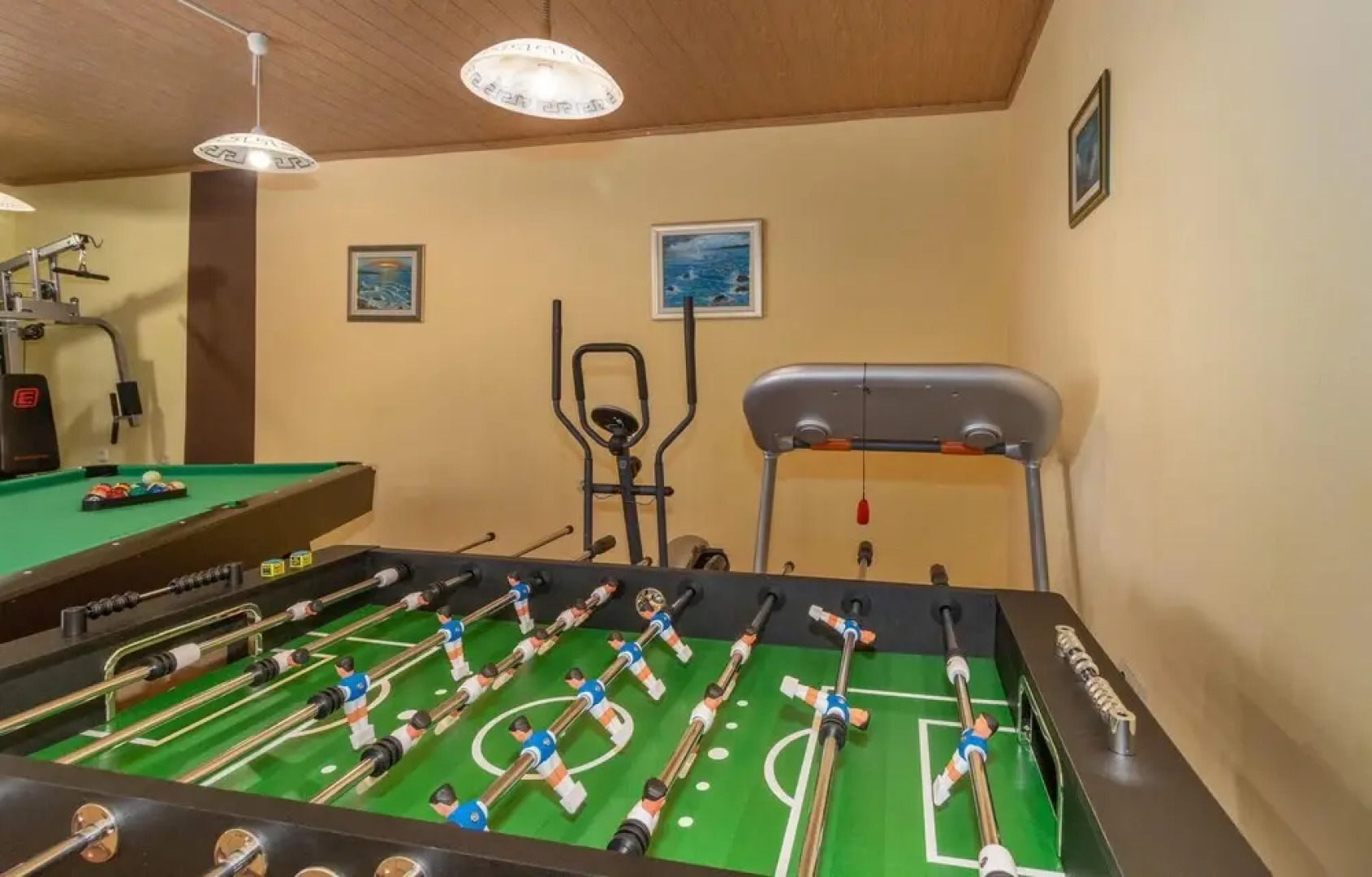 Beautiful Home in Donji Zagon With Wifi and 6 Bedrooms