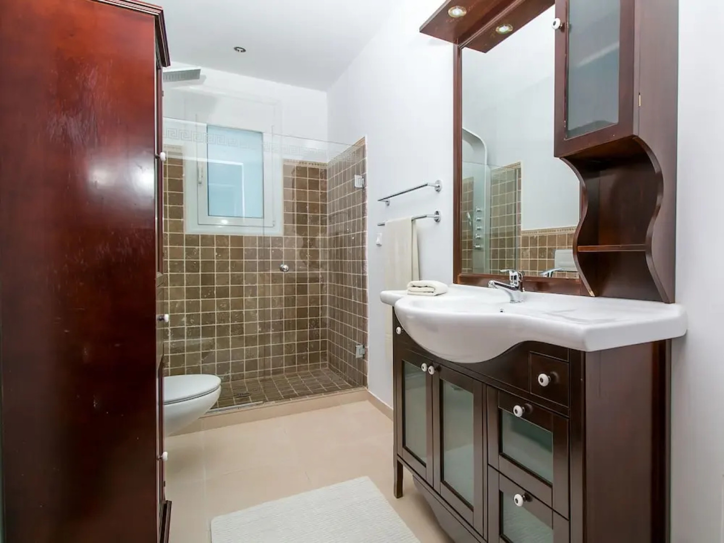 Beautiful Traditional Style Villa Near the Coast With Pool, Close to Golf Course