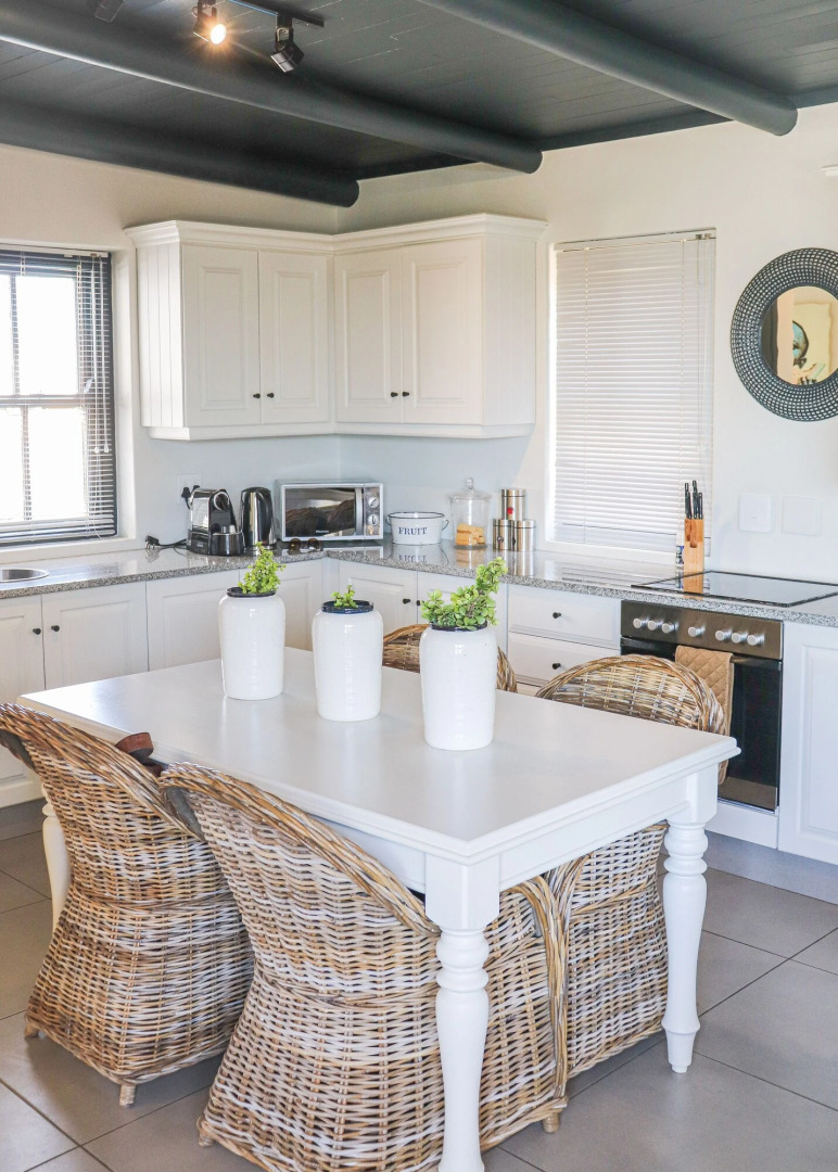 Abalone Hotel & Villas