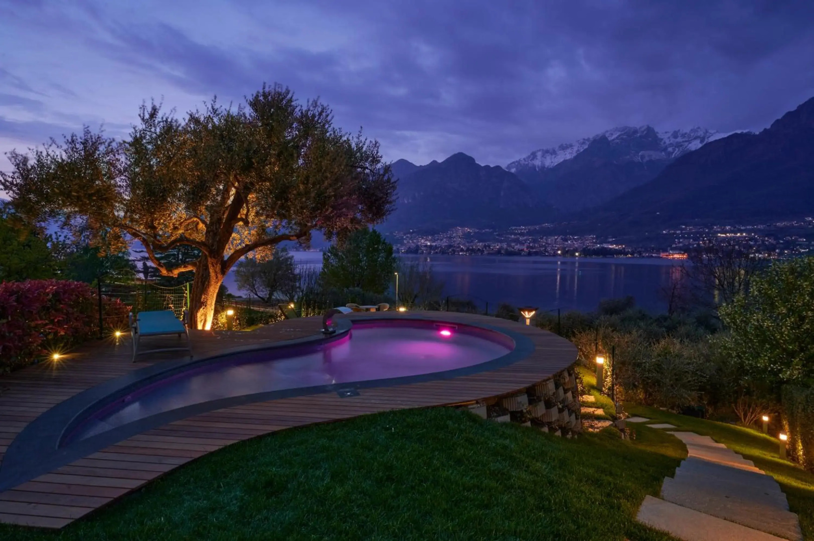 Villa Costanza-Private Seasonal Warm Pool and Sauna- Bellagio Village Residence