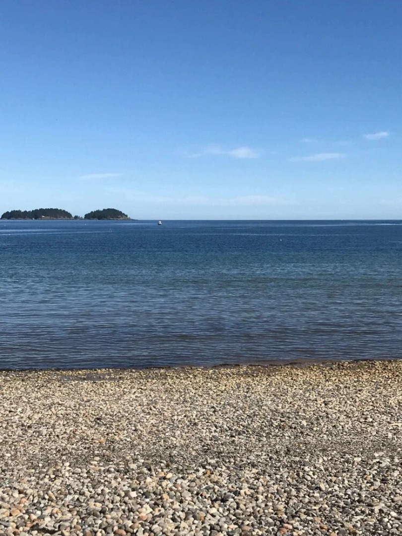 4 B/R Oceanfront Home - Estate Property Hot Tub/ Stairs to Beach