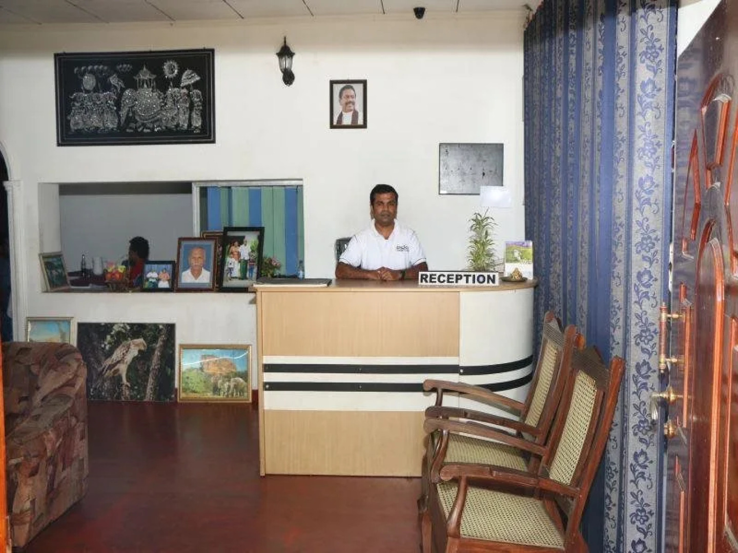 Tharusha White House Hotel