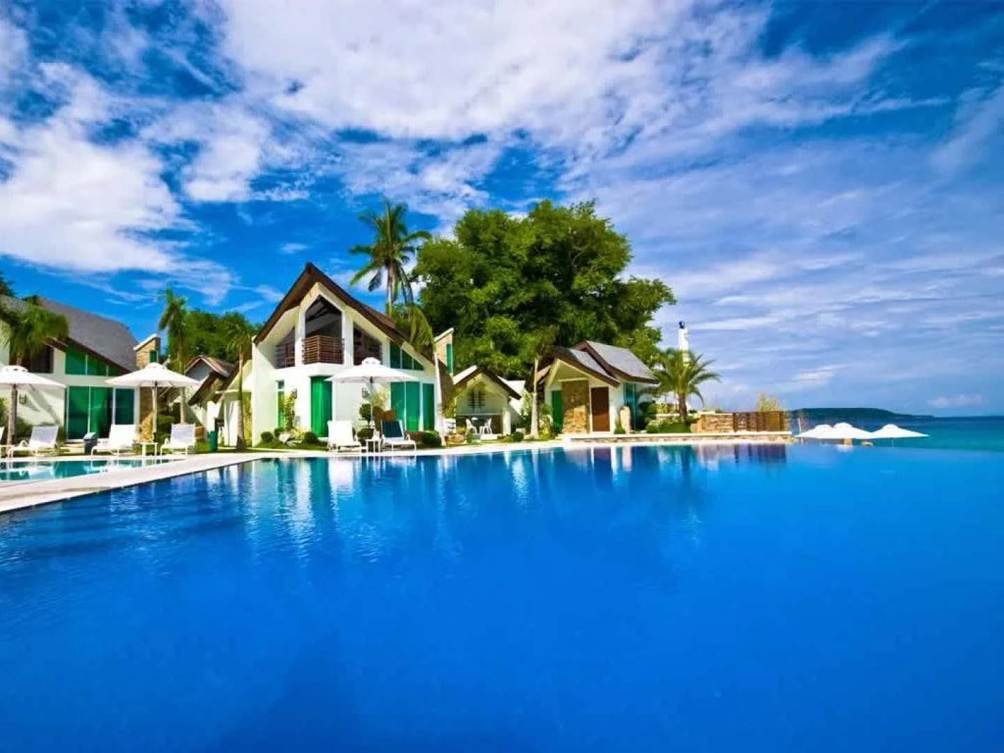 Acuatico Beach Resort