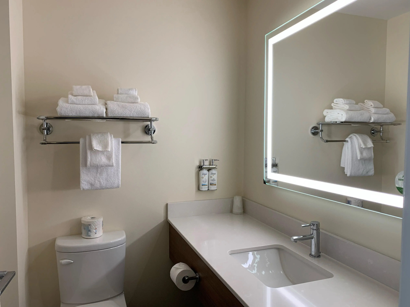 Holiday Inn Victoria Elk Lake by IHG