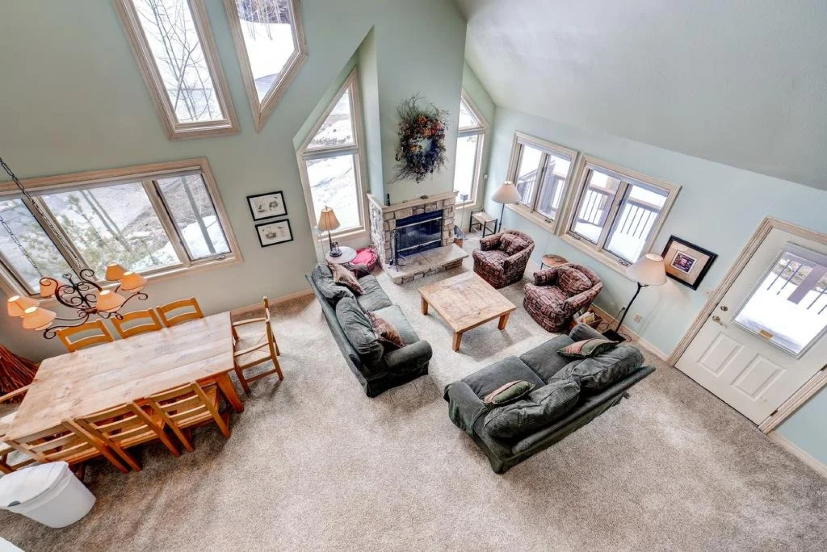 Four-Bedroom Pineview Haus