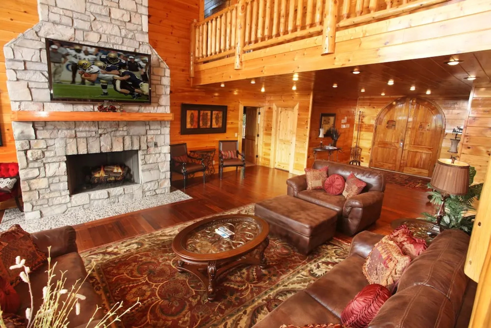 Serenity Mountain Pool Lodge - Nine Bedroom Cabin