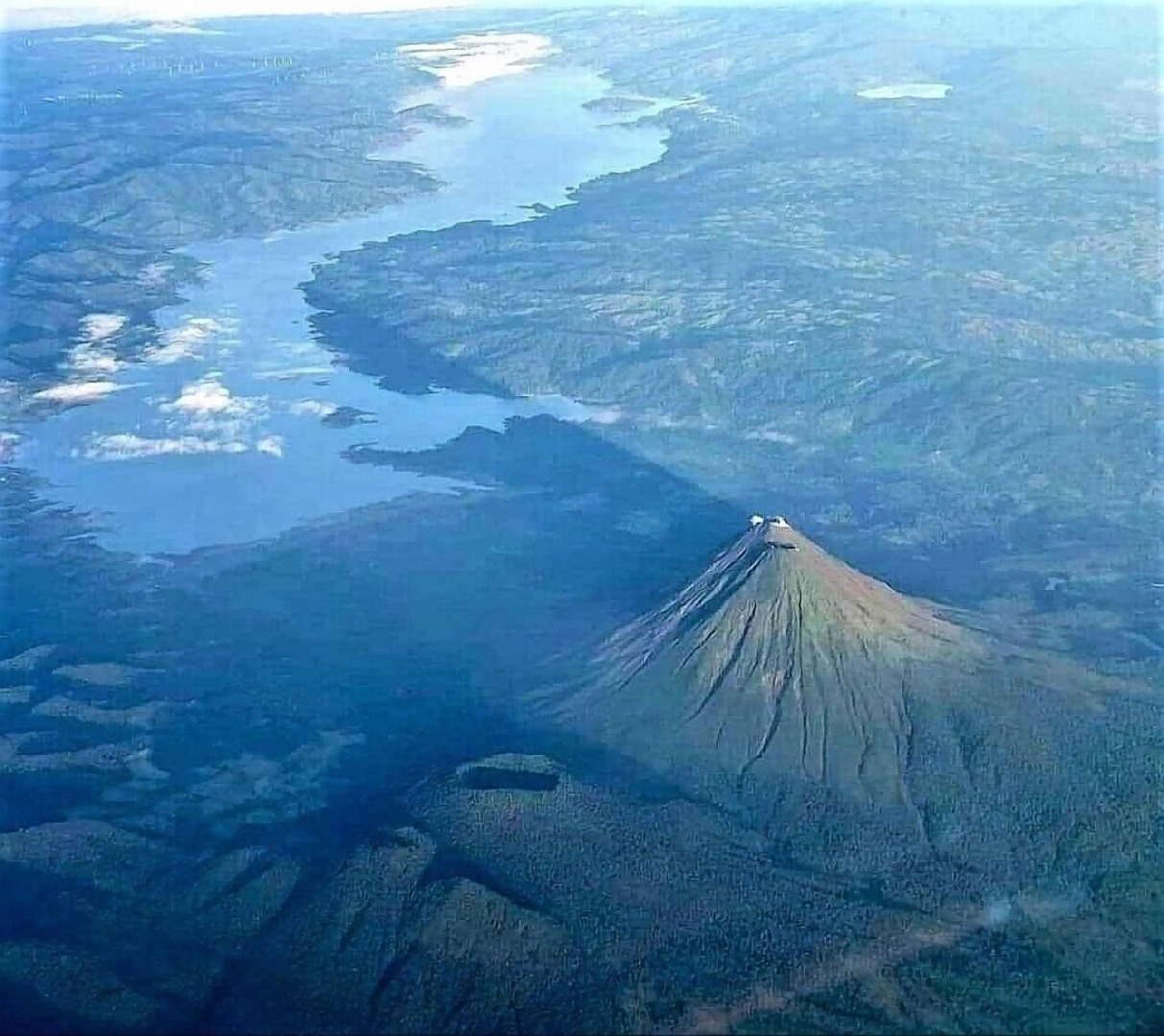 Lake Gardens Arenal Villas