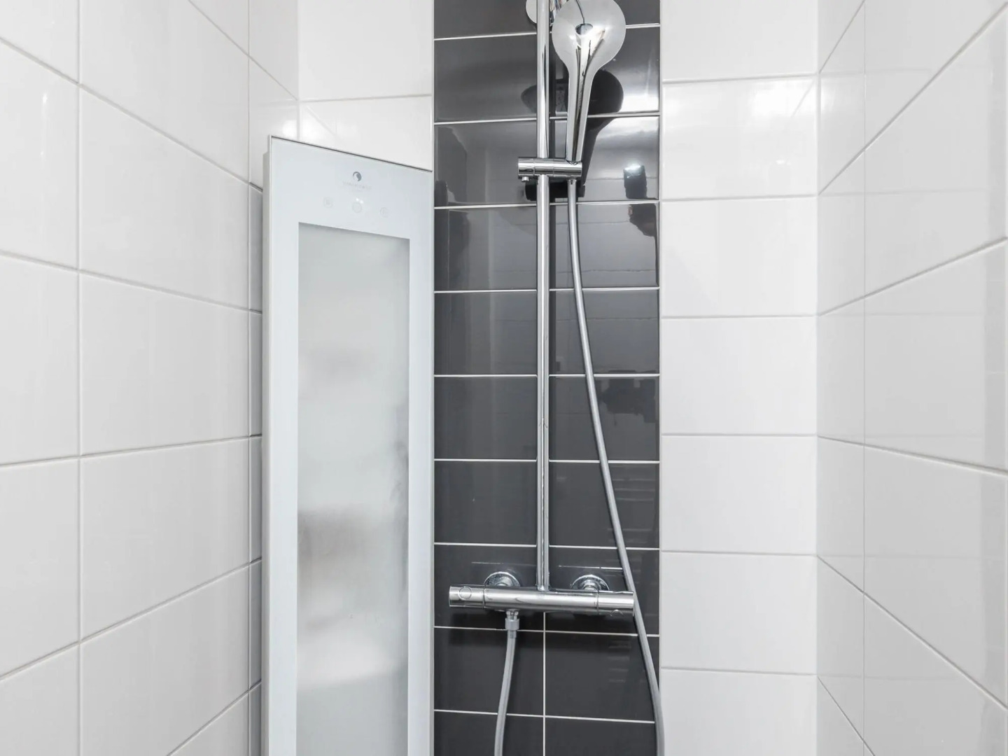 Luxurious Villa With sun Shower, in a Wooded Area