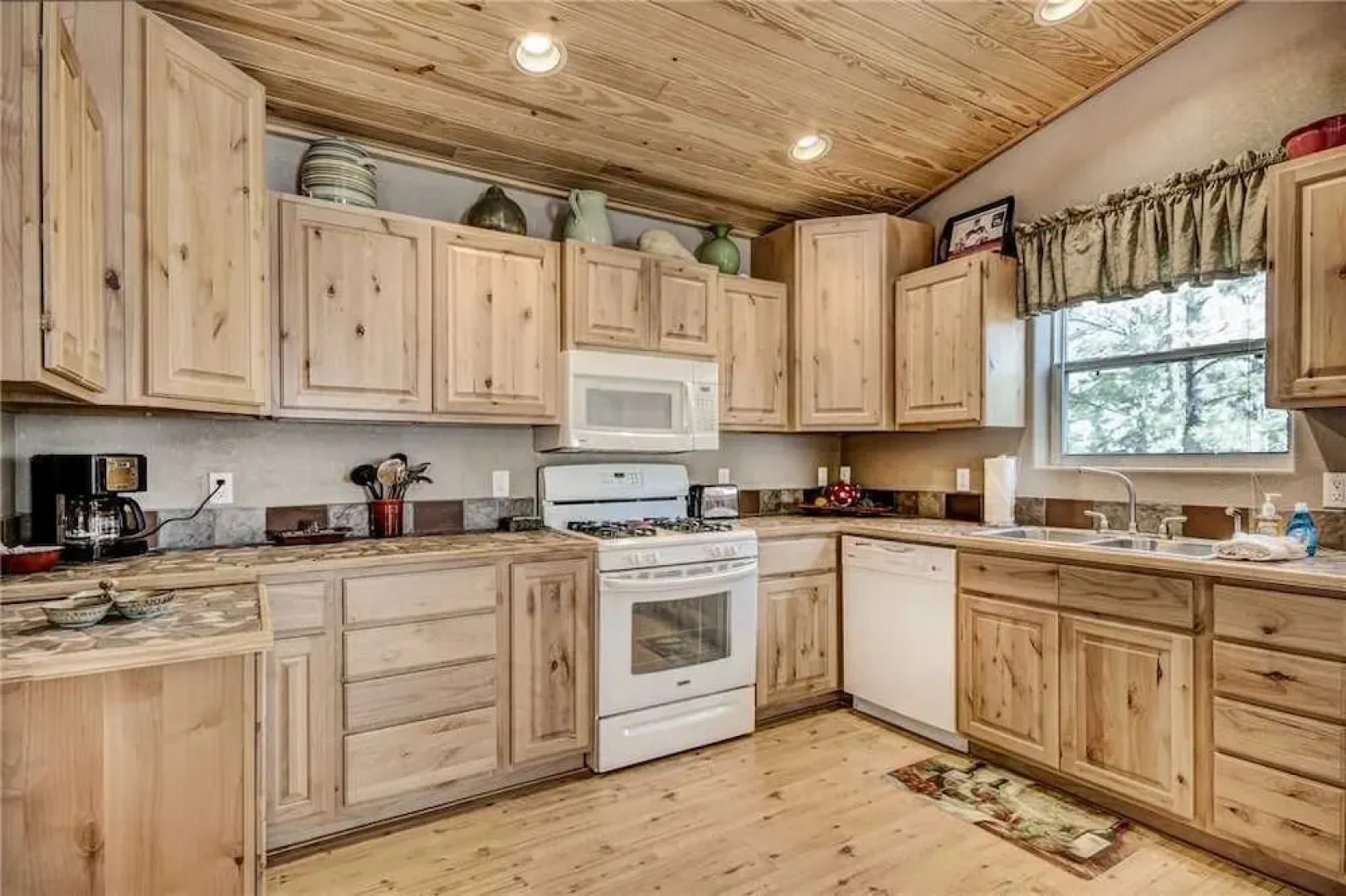 Treetop - Two Bedroom Cabin