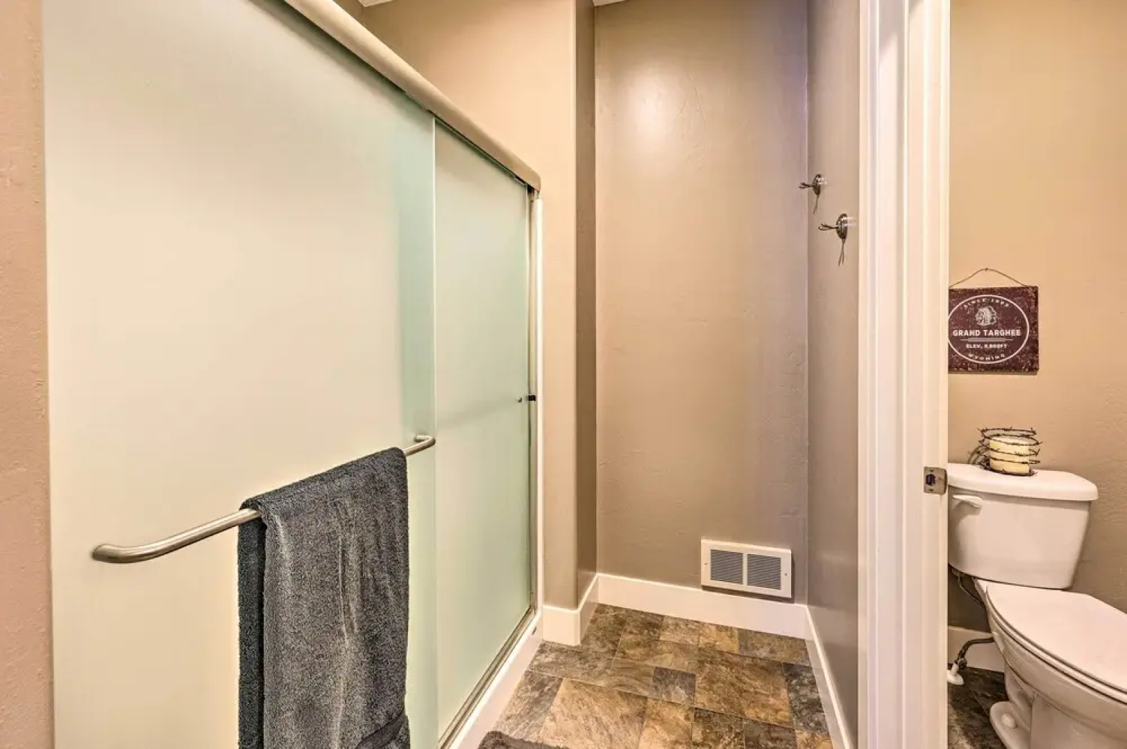 Donnelly Vacation Rental Near Lake Cascade!
