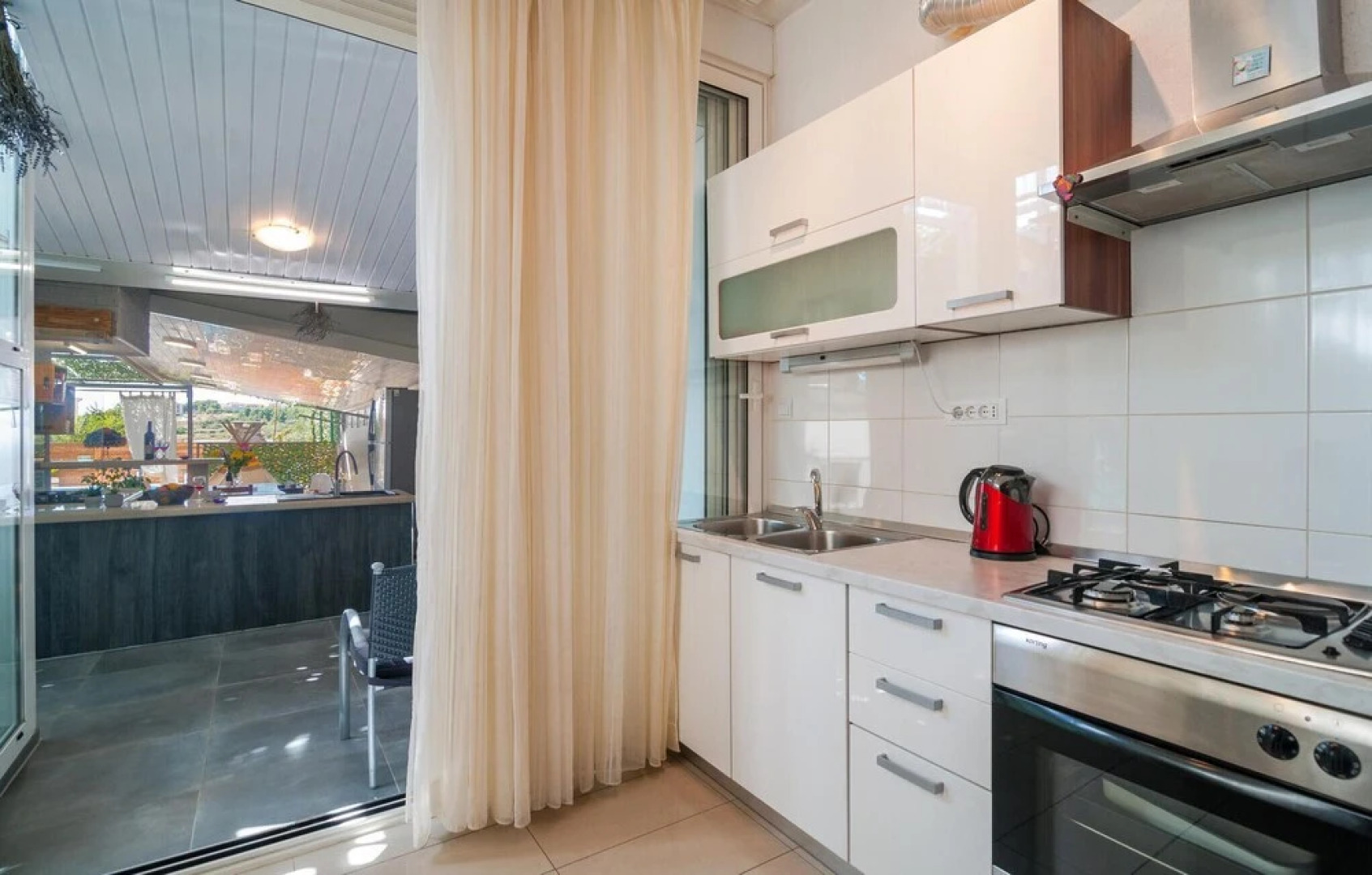 Stunning Home in Zrnovnica With Wifi and 6 Bedrooms