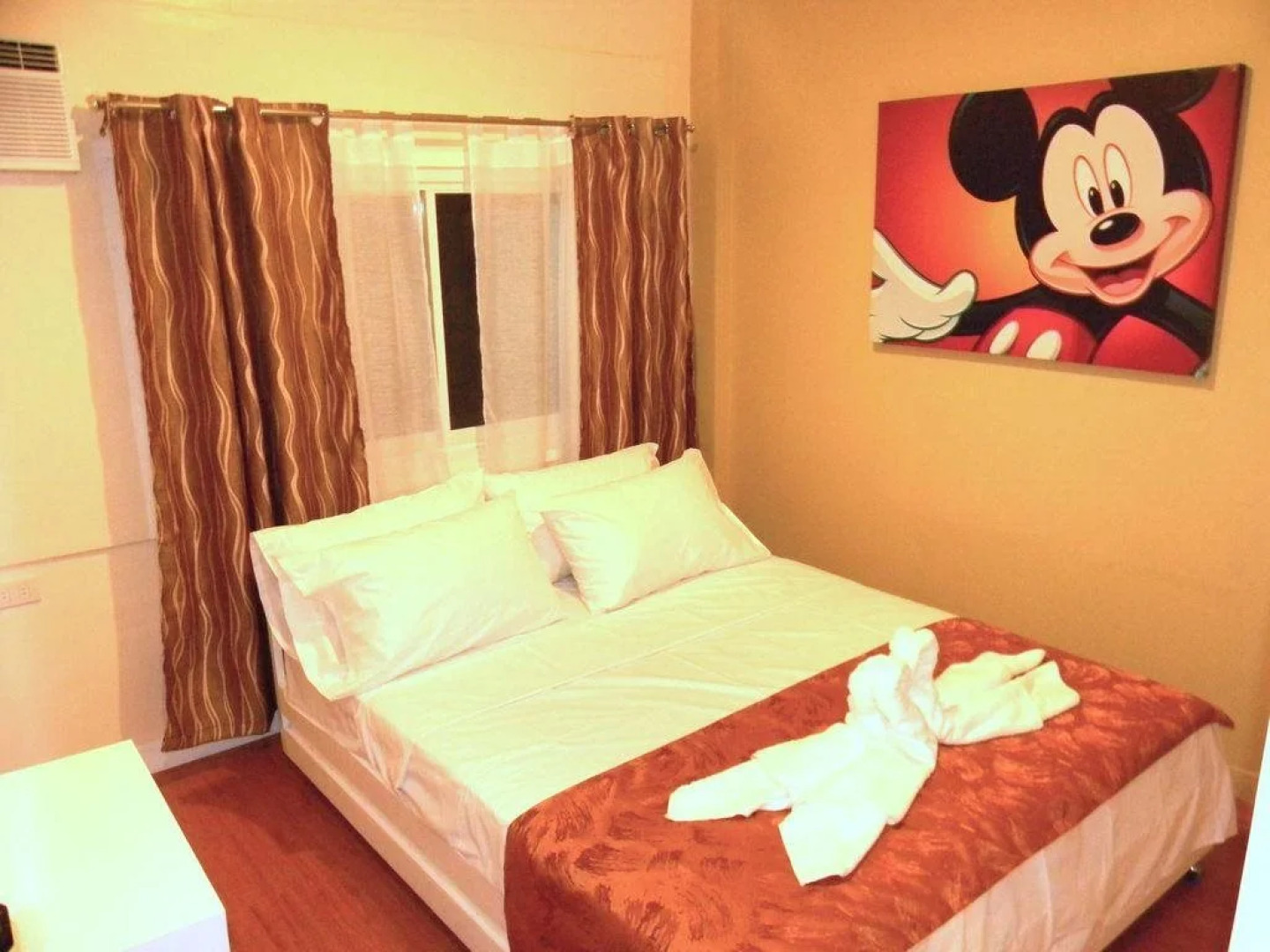 TR3ATS Guest House Bohol - Hostel