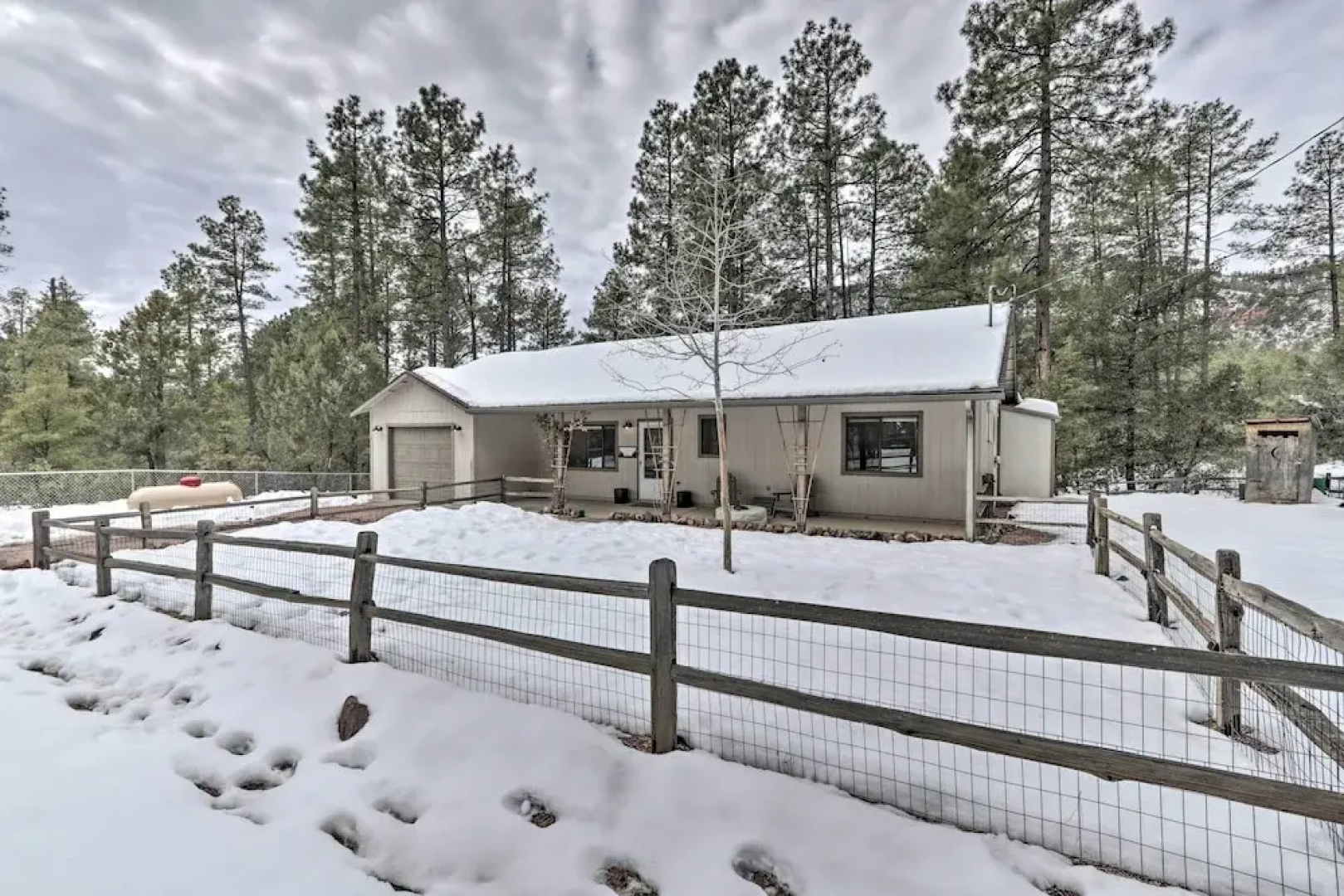~ 8 Mi to State Park & Trails: Pine Mountain Home