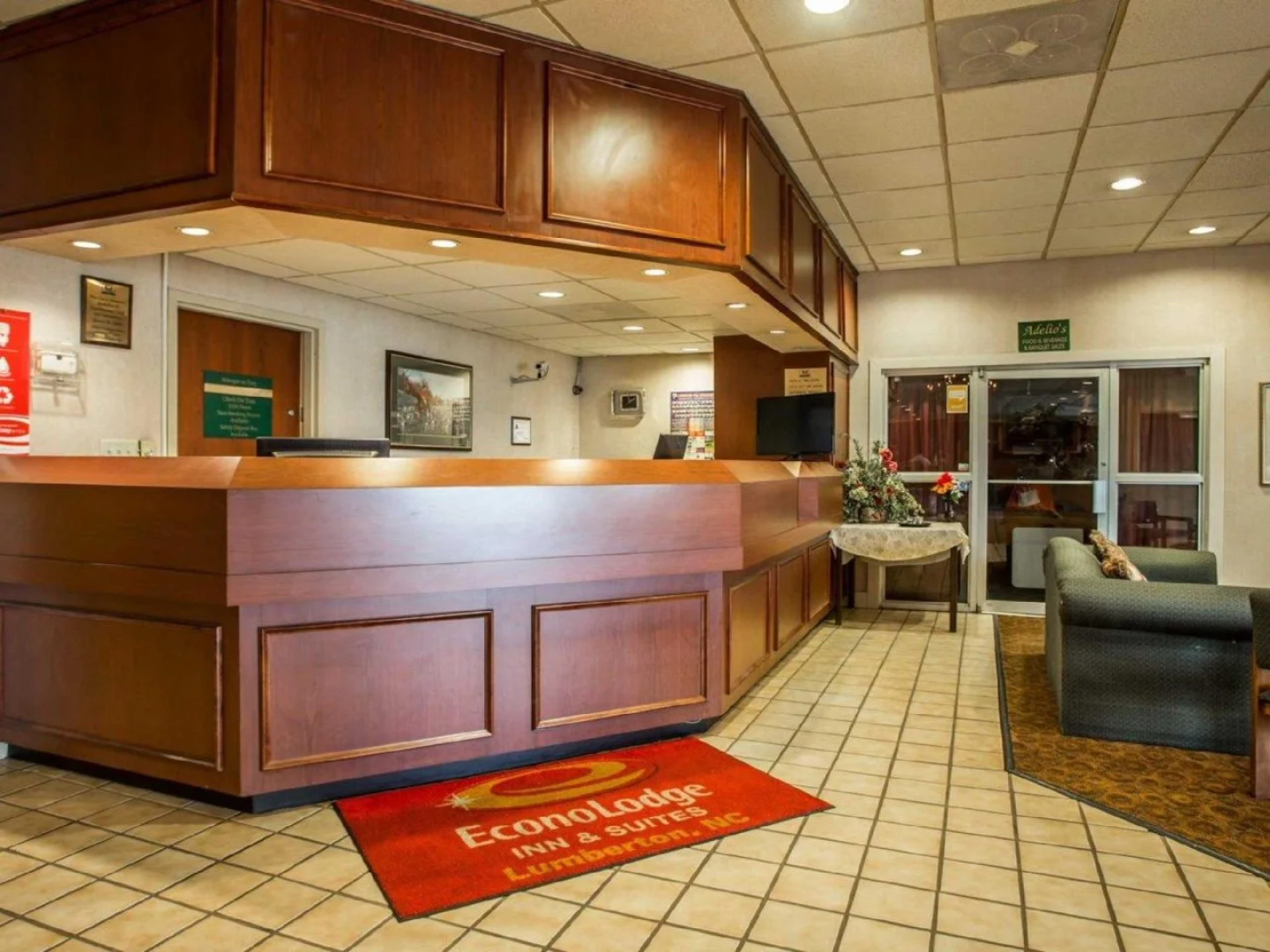 Ramada Inn & Suites Lumberton