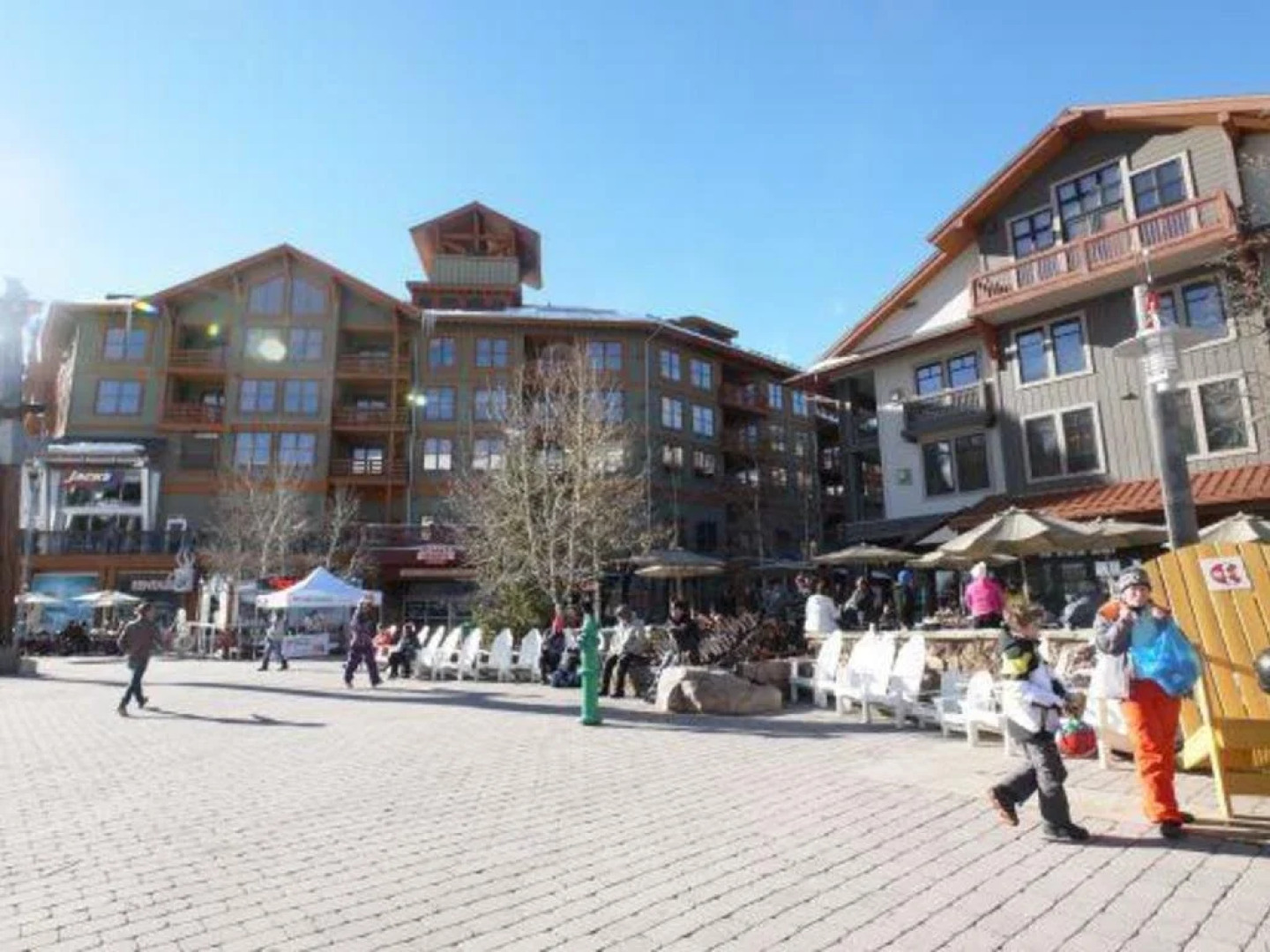 Comfortable Condo, Outstanding Location - TX414 by RedAwning