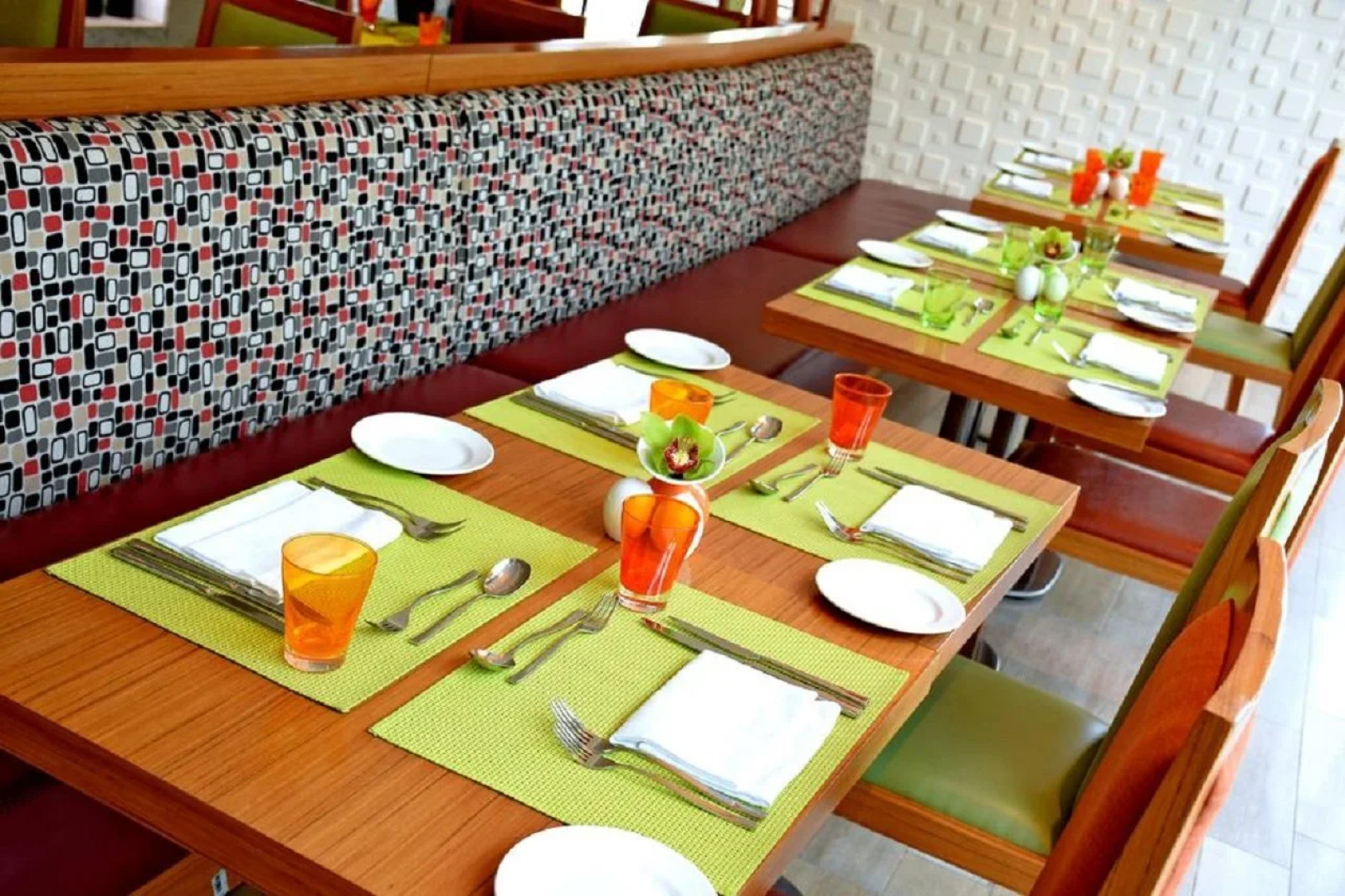 Majestic Arjaan by Rotana Hotel