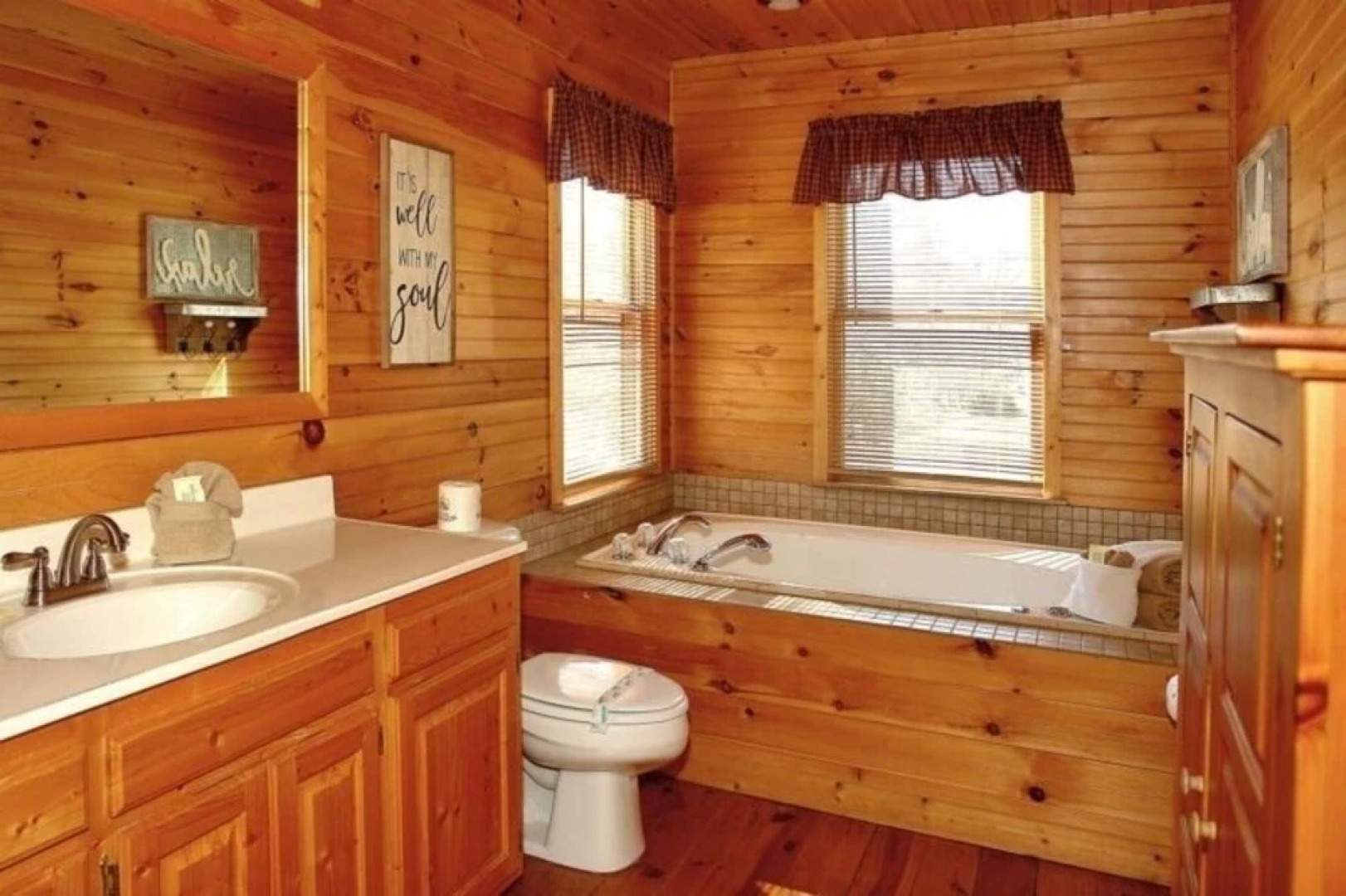 Lamb's Cabin by the Creek - 3 Br Cabin