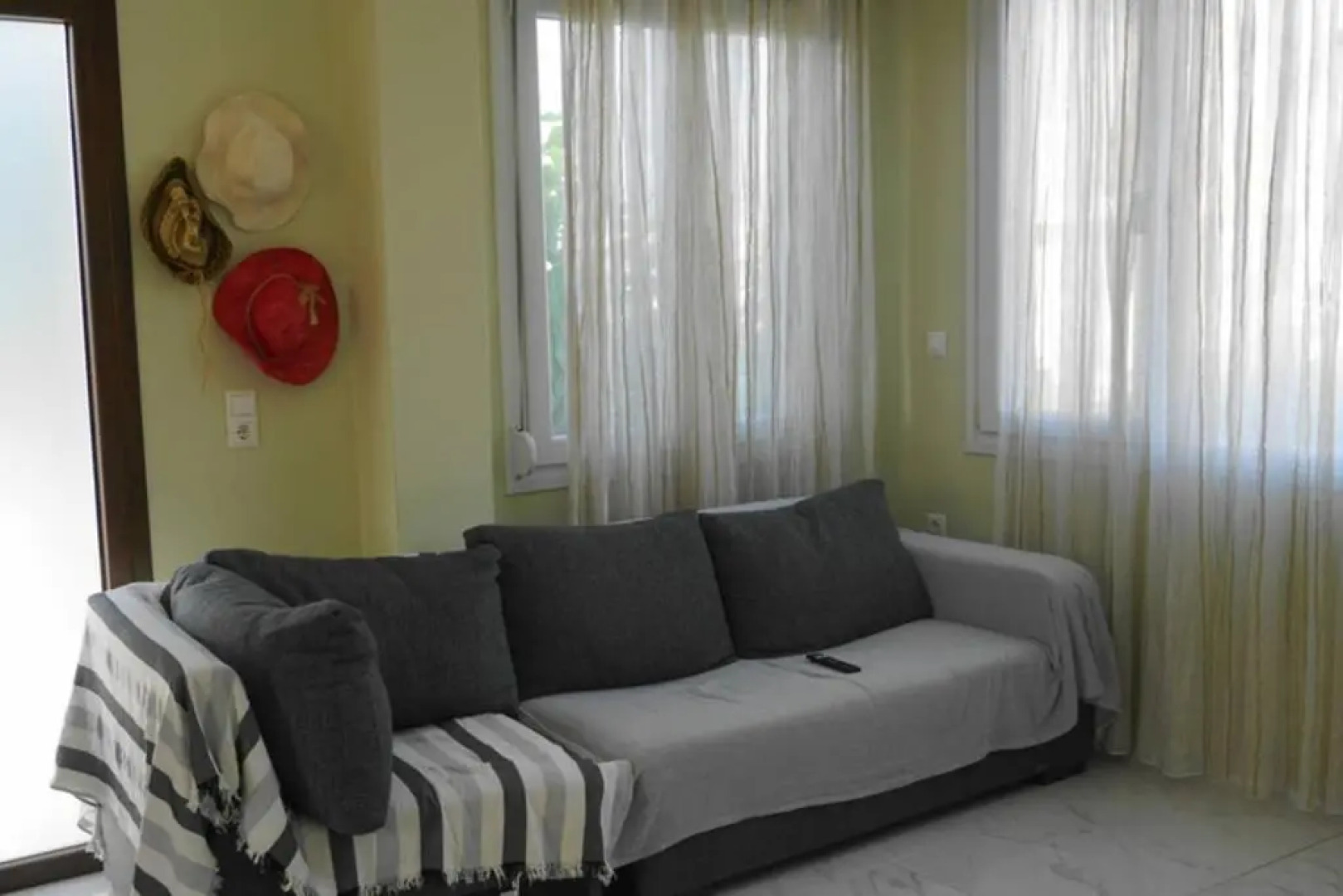 Beachfront apartment in keratokampos