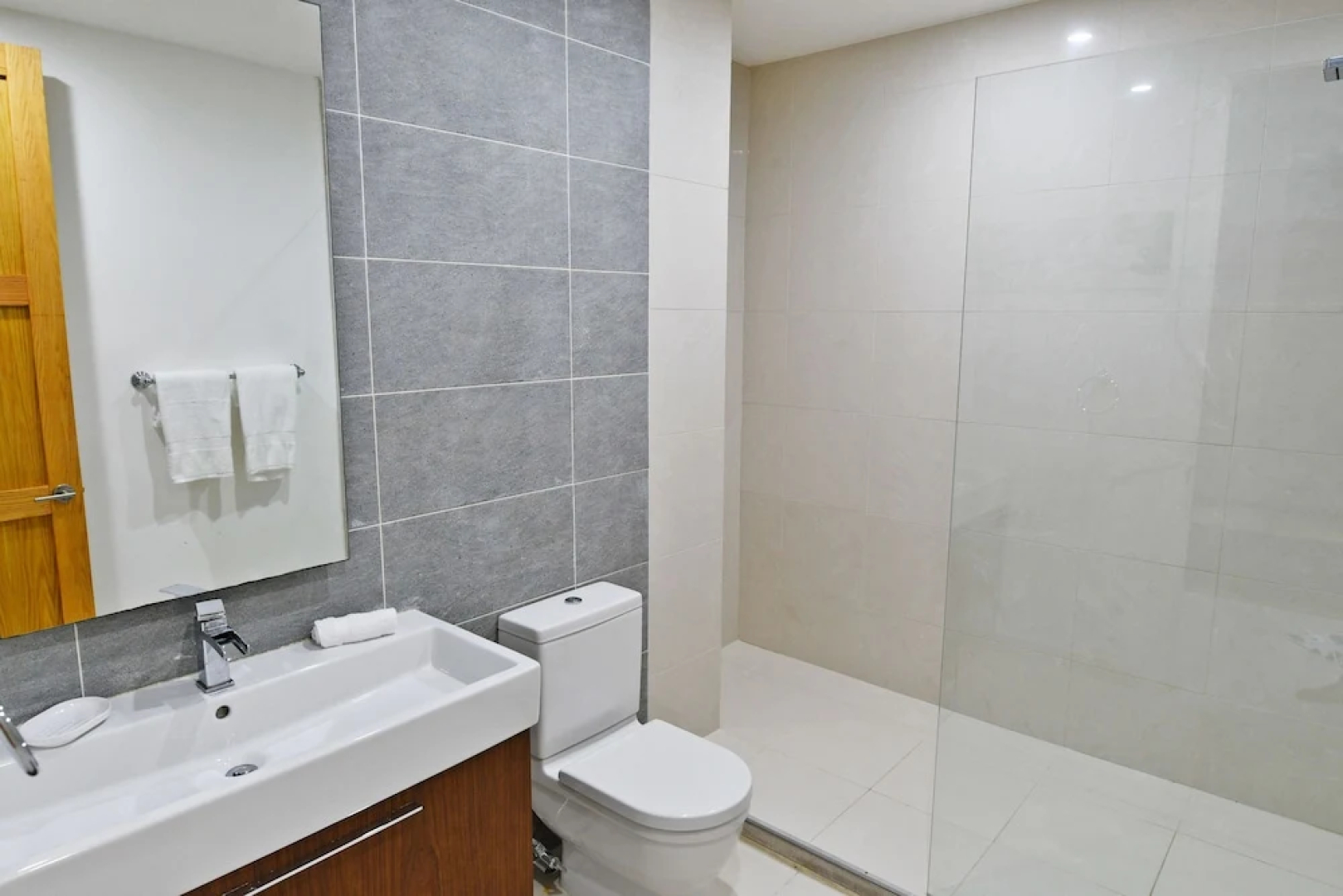 Blue Mall Residence Condos