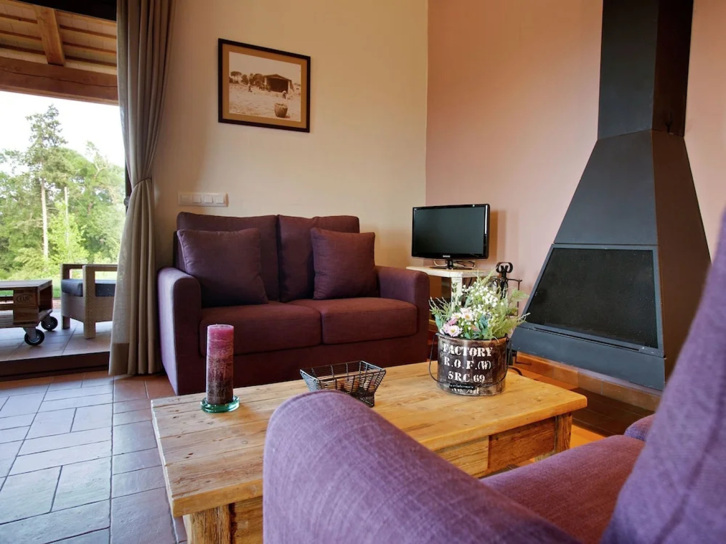 Comfortable Holiday Home in Catalonia with Swimming Pool