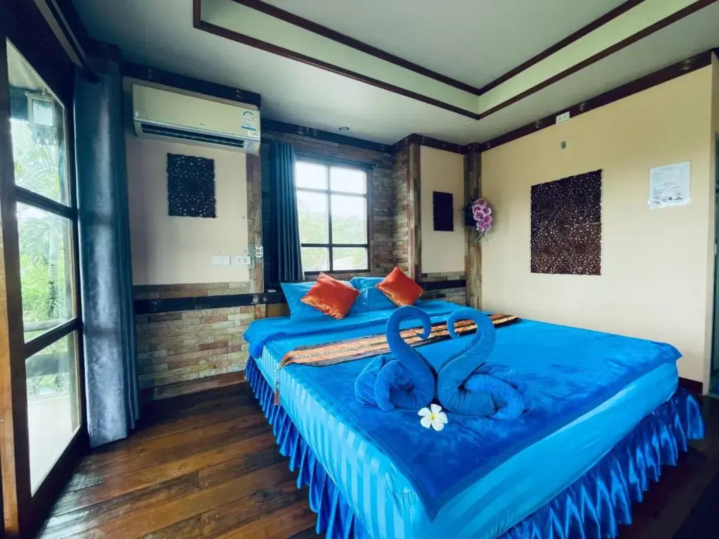 Markhouse Bungalow Ko Kut