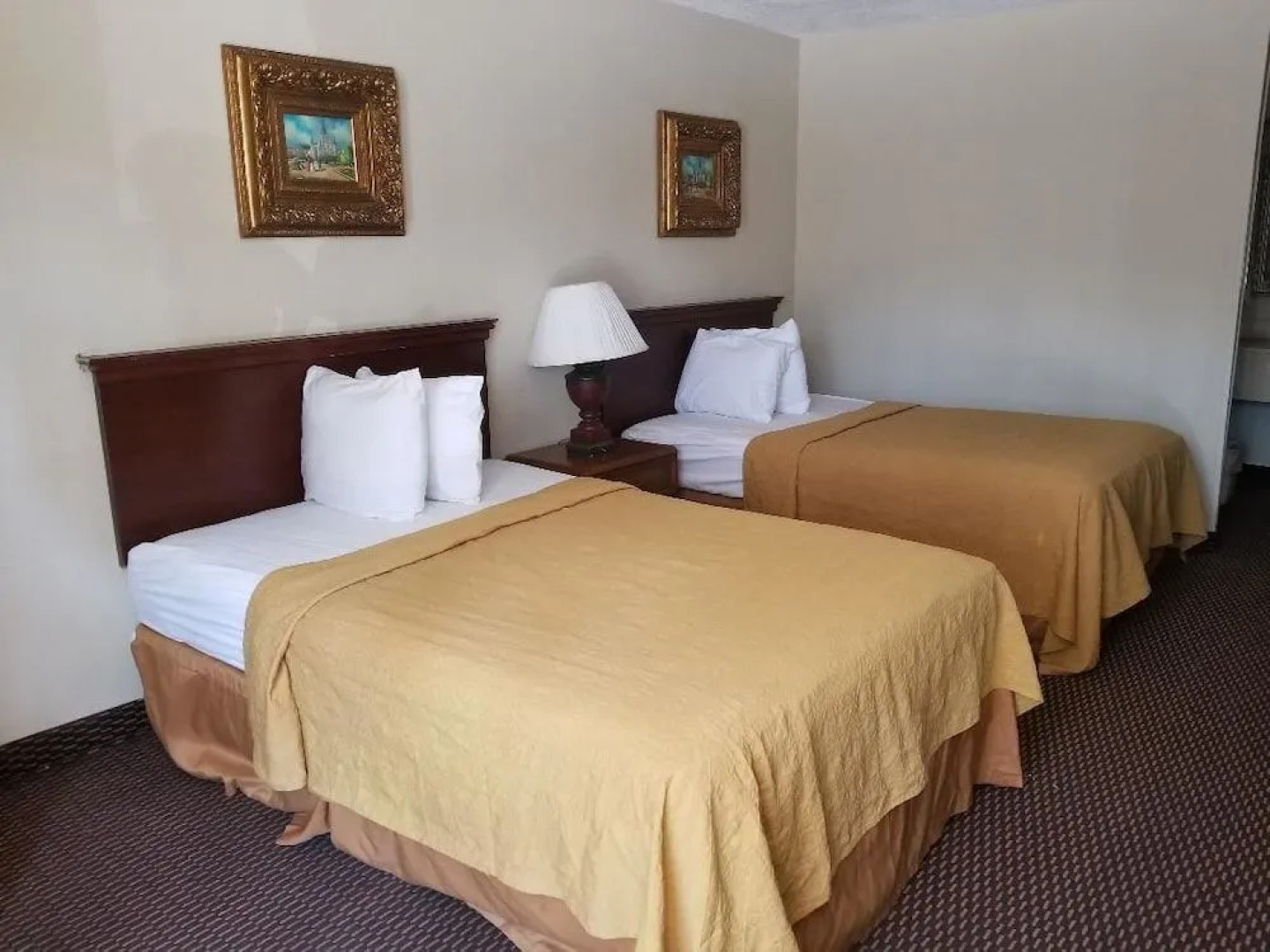 Executive Inn & Suites