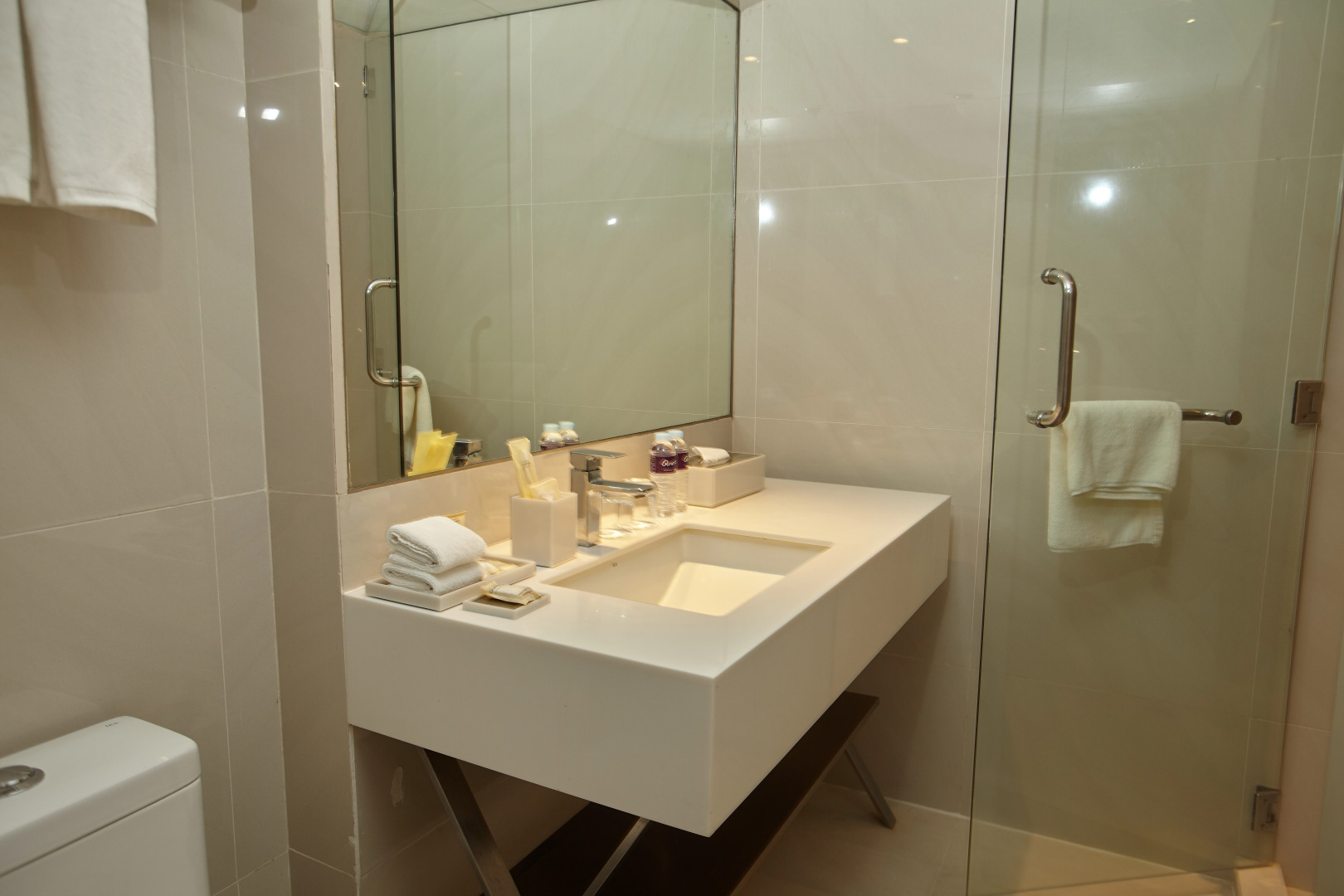 Quest Plus Conference Center, Clark