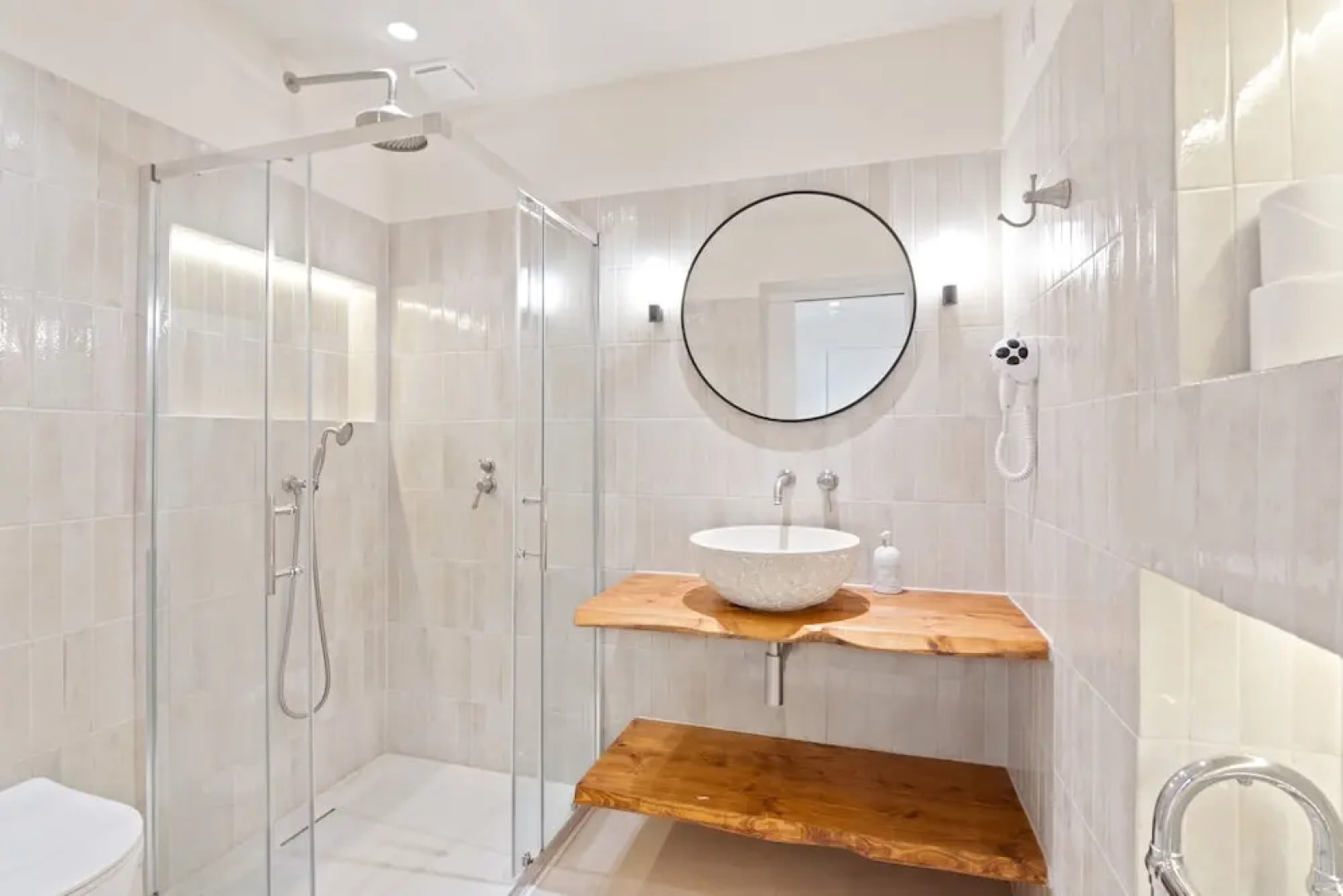 The Manor at Minstrel Court