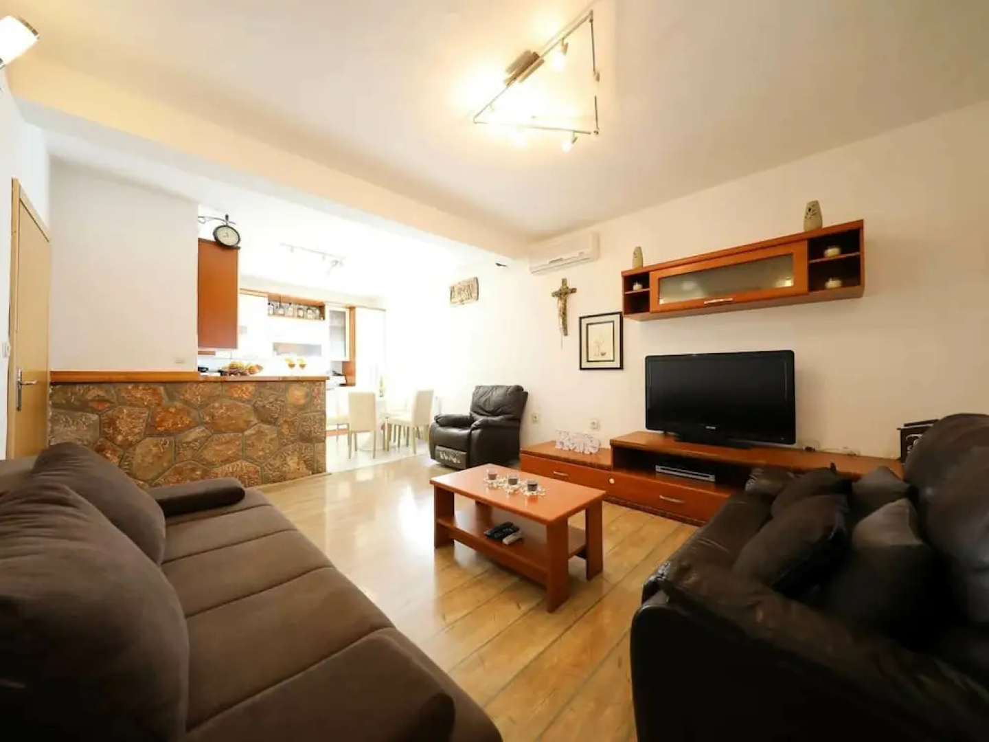 Charming Villa in Poličnik with Swimming Pool