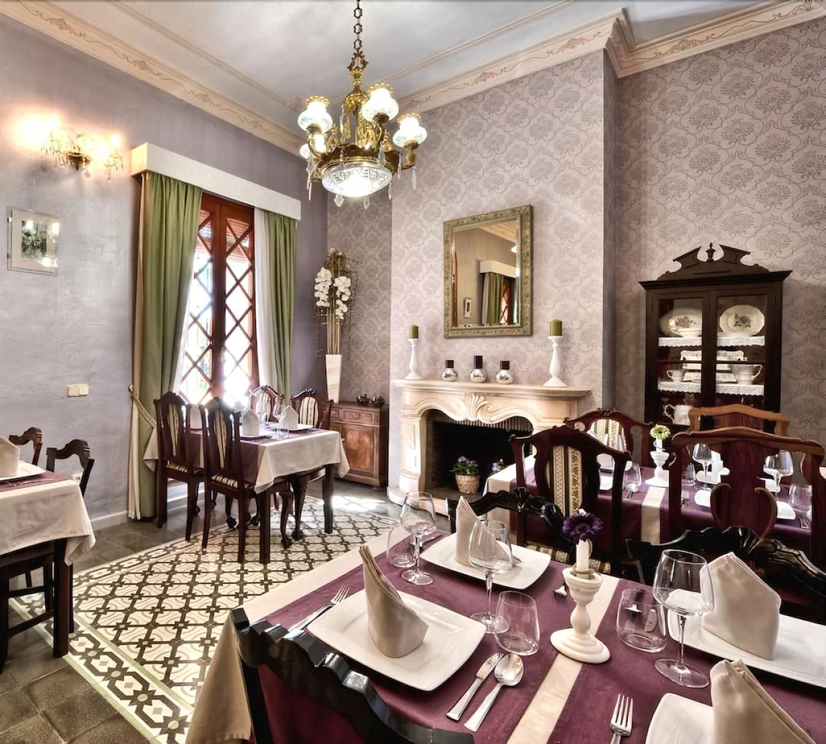 Hotel Casa Ceremines