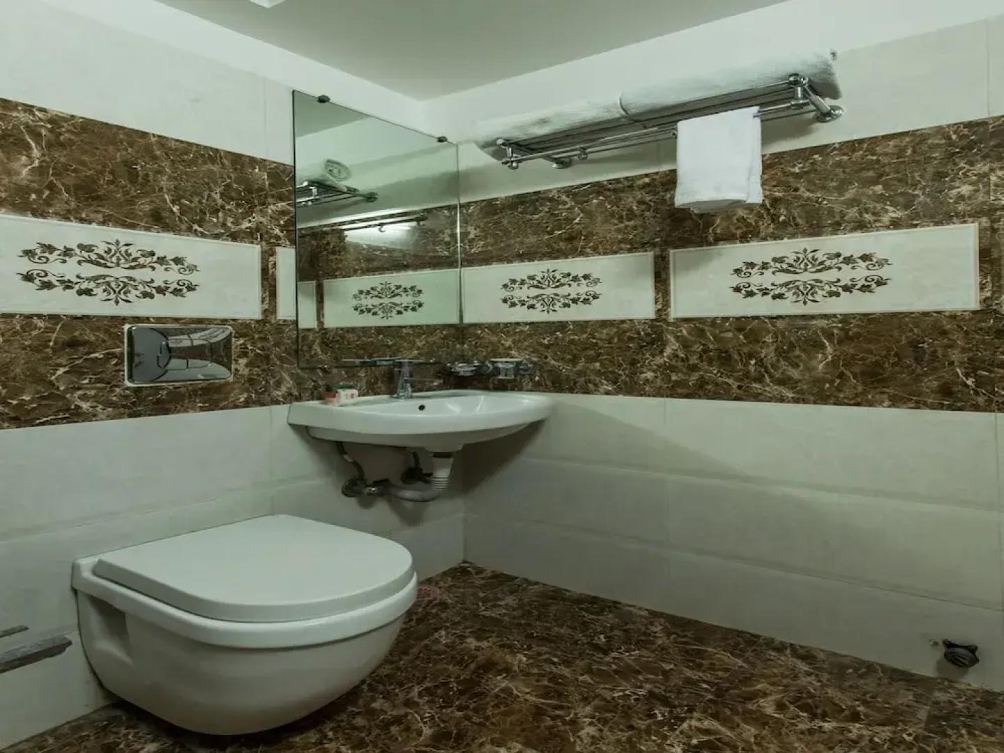OYO 12475 Hotel Maheshwari