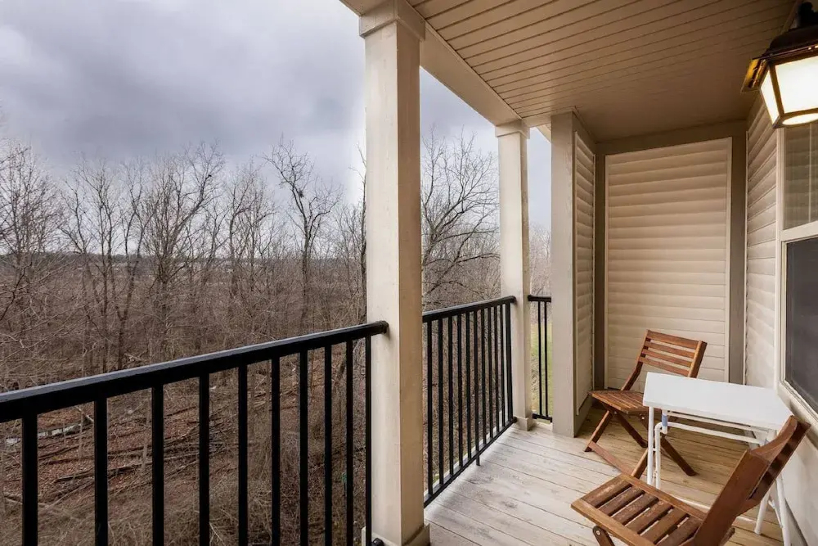 Woodland Penthouse 2BR W D Pool Gym Walkable