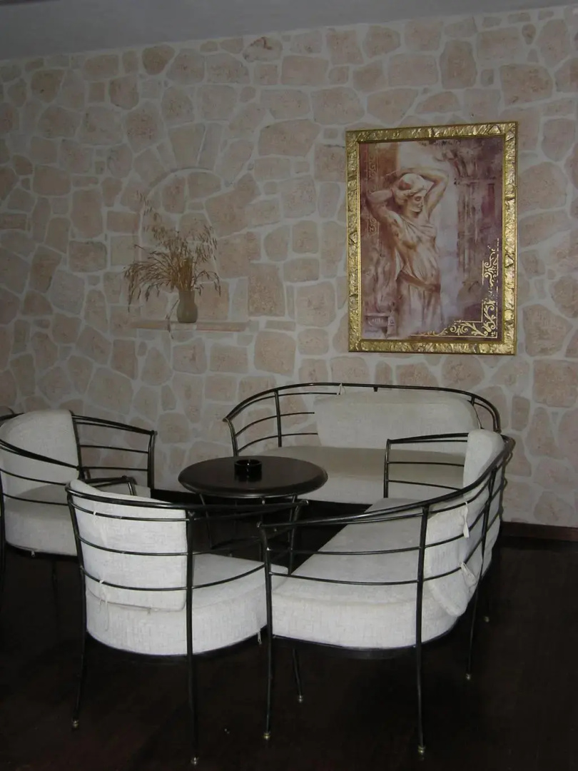 Dionysos Hotel