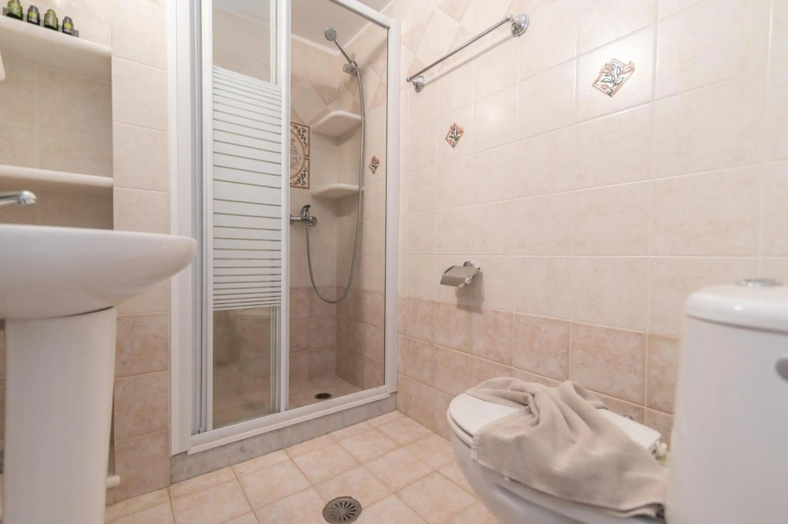 Birikos Hotel & Suites