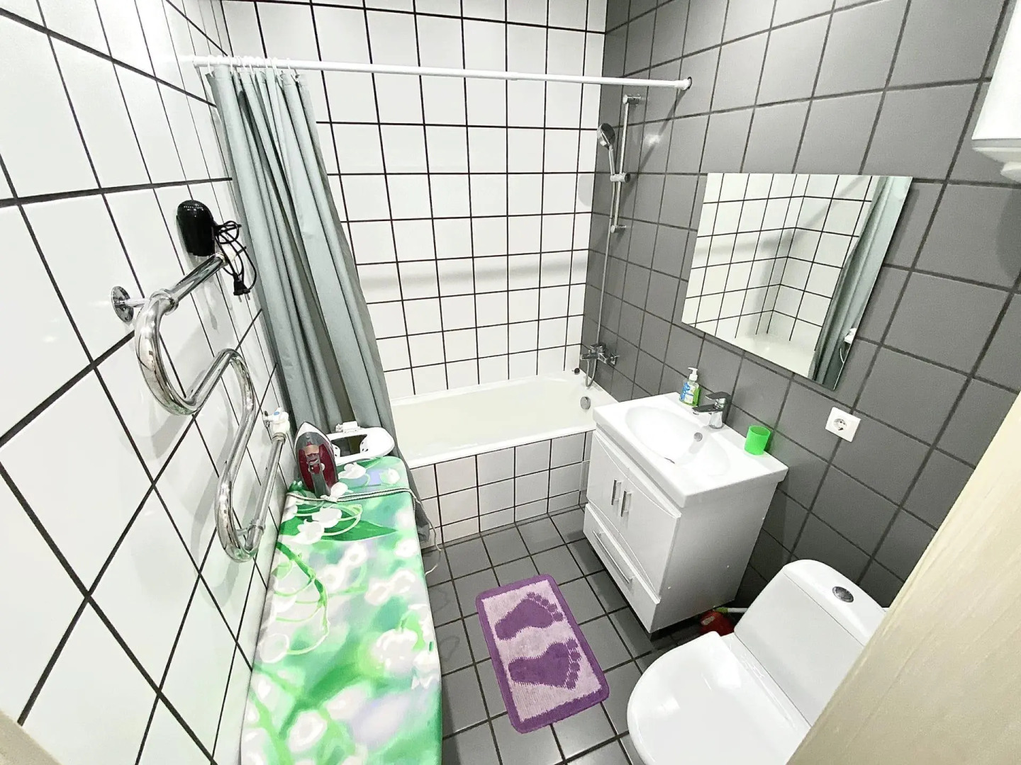 ЖивиТУТ на проспекте Комсомольский 80Е