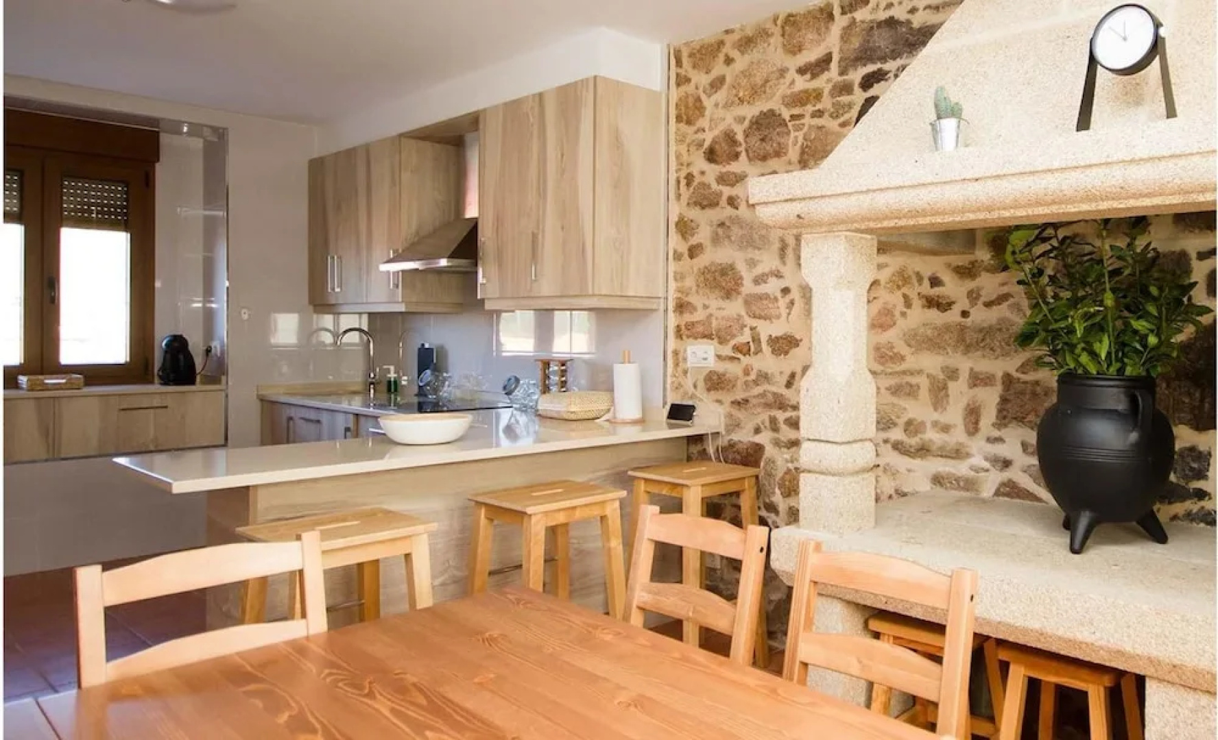 House - 4 Bedrooms with WiFi - 107751