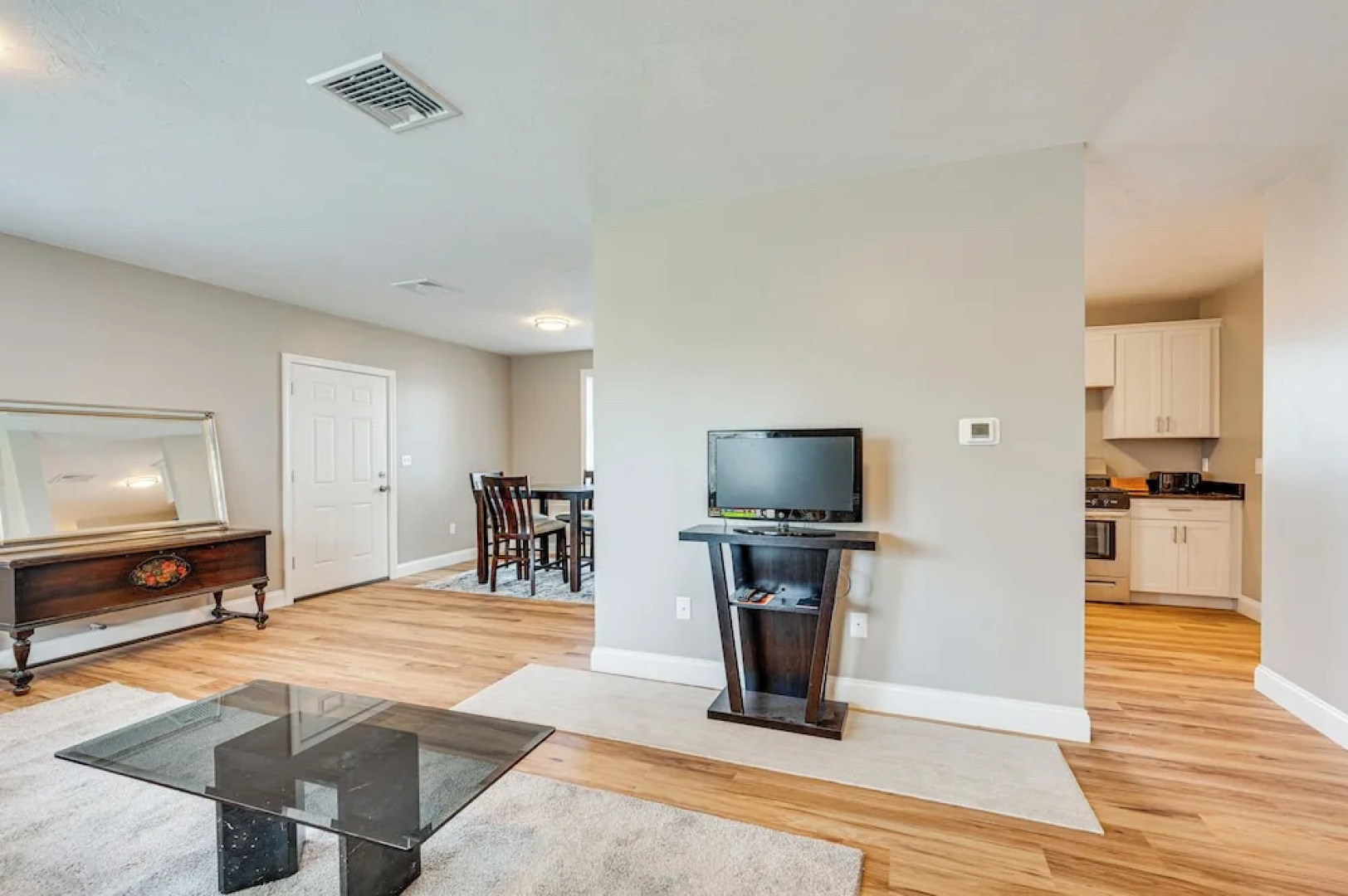 New Hampshire Abode w/ Mountain Views, Near Skiing