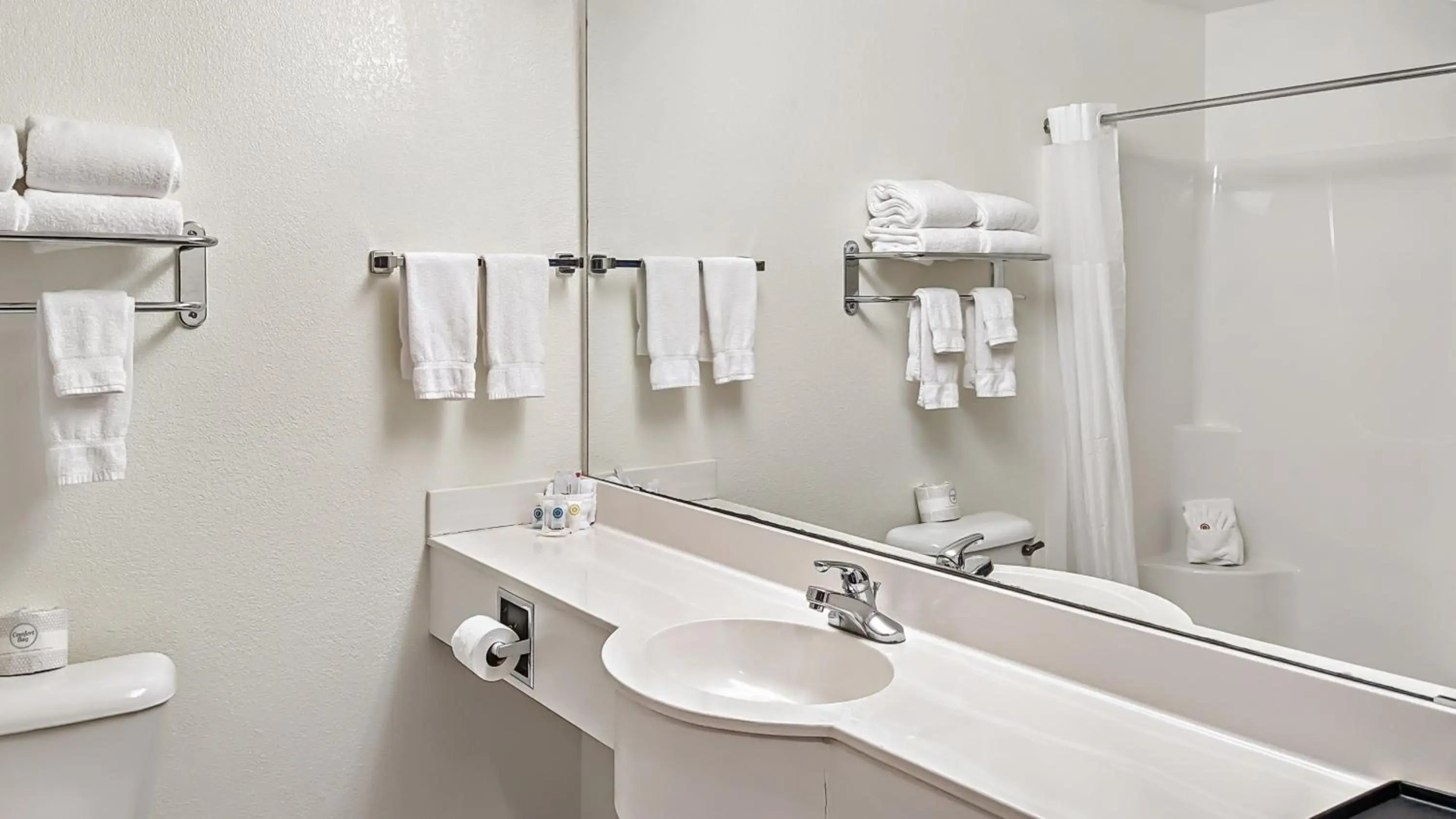 Estherville Hotel & Suites