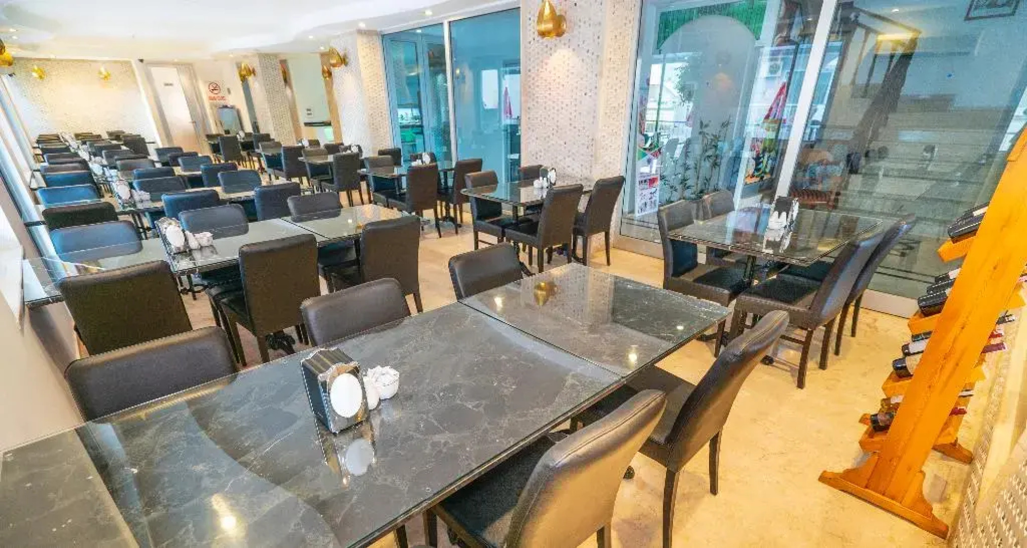 Kleopatra Celine Hotel