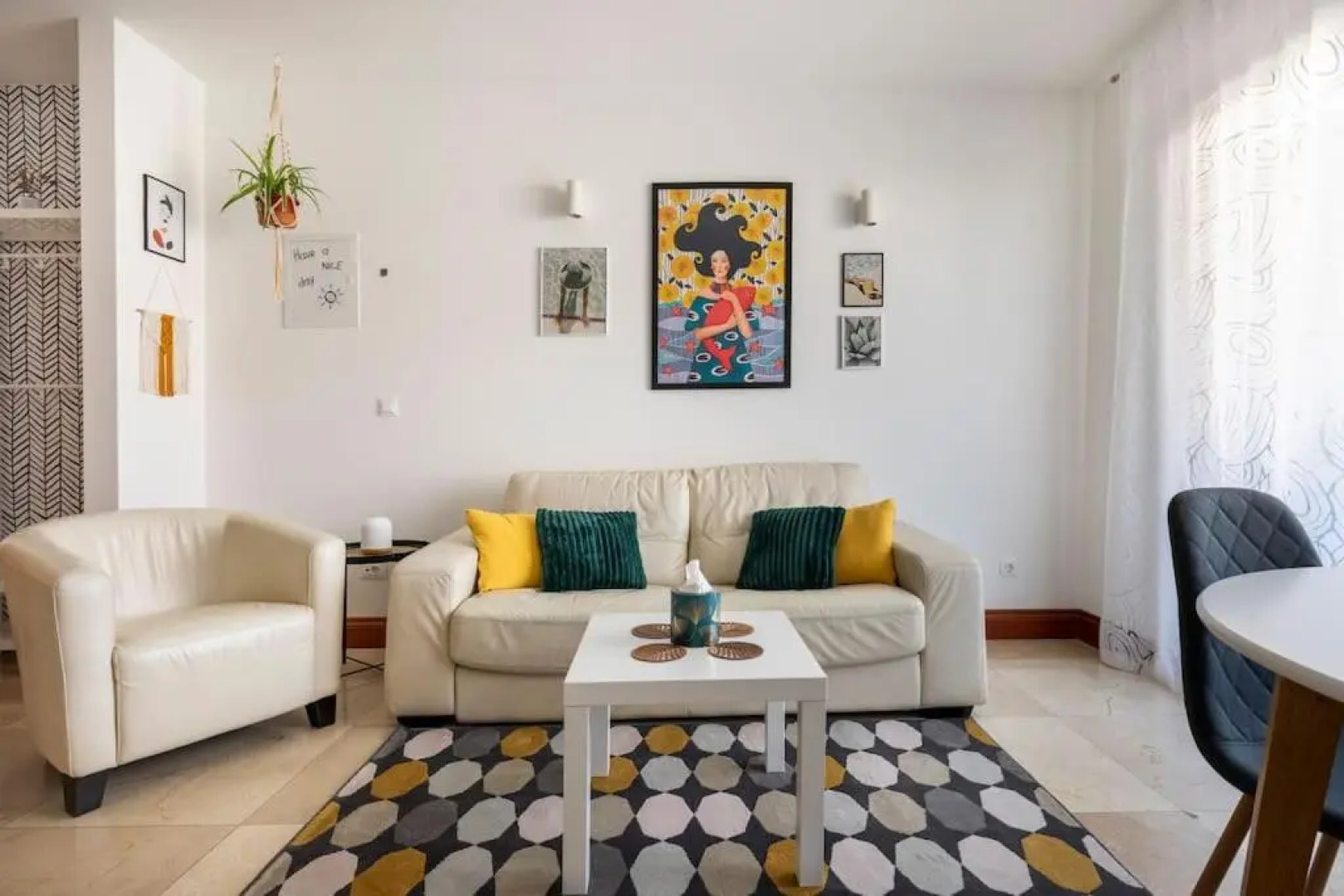 SeaEsta apartment Pool and Beach