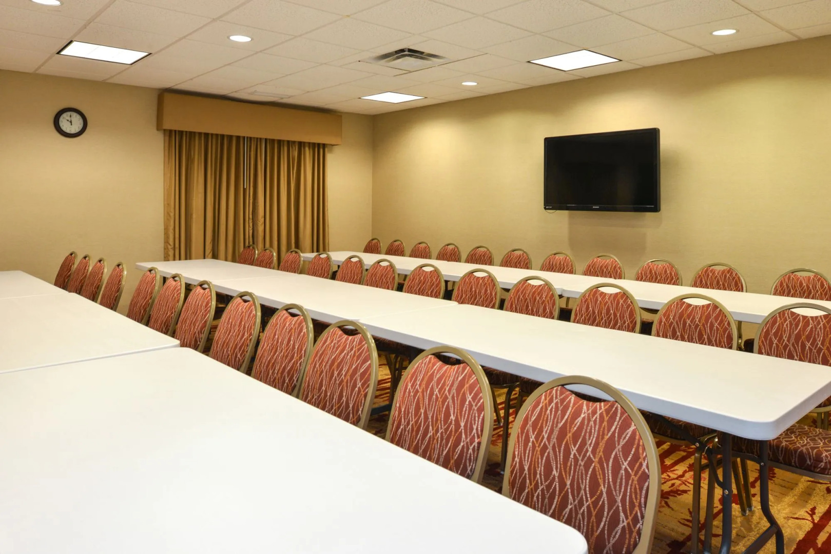 Holiday Inn Express & Suites Cherry by IHG