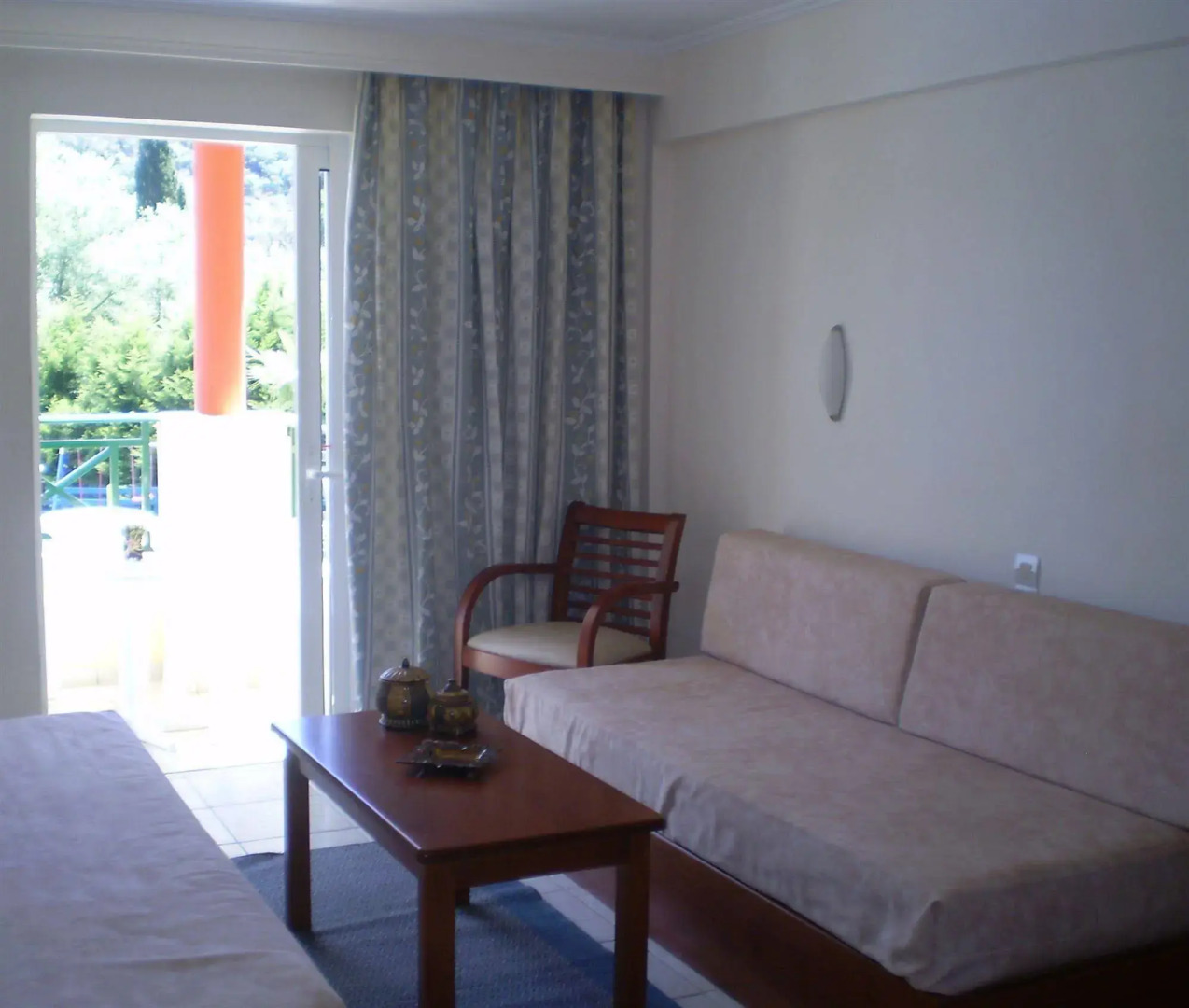 Damia Hotel & Apartments