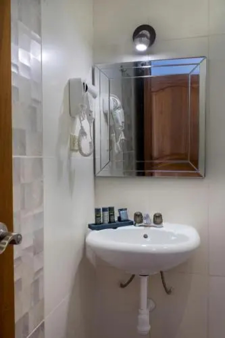 El Encanto Lodge & Suites