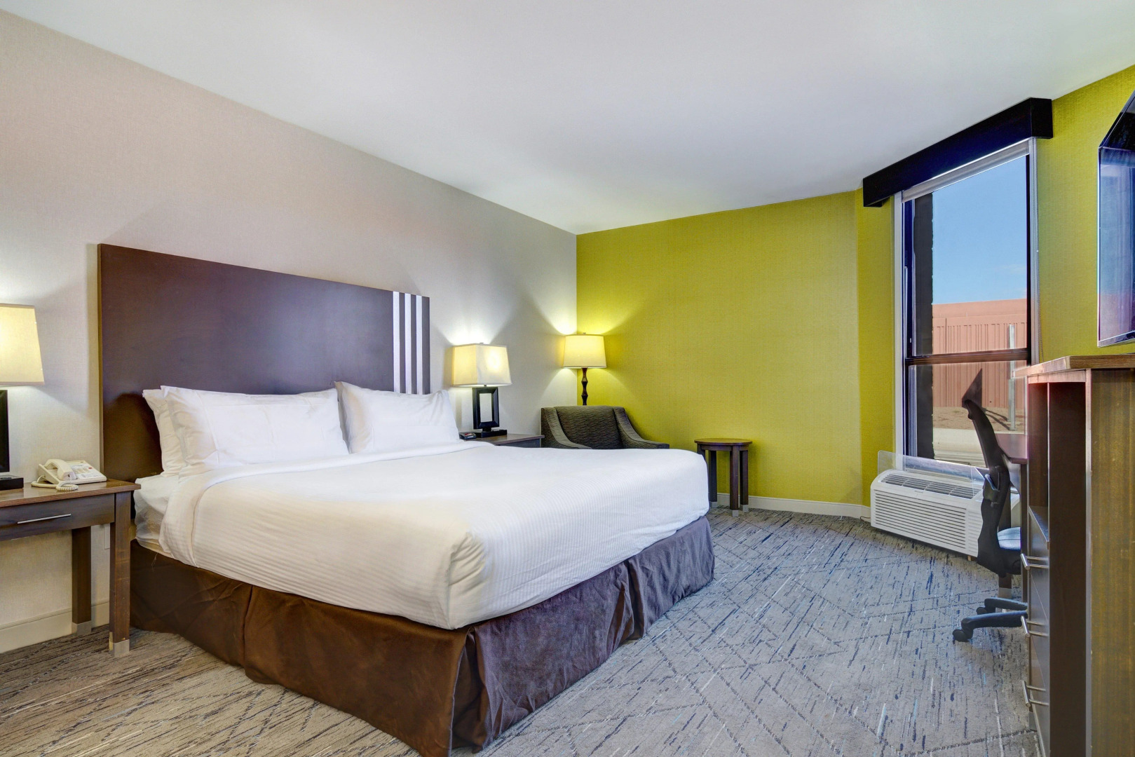 Holiday Inn Express & Suites Phoenix - Tempe by IHG