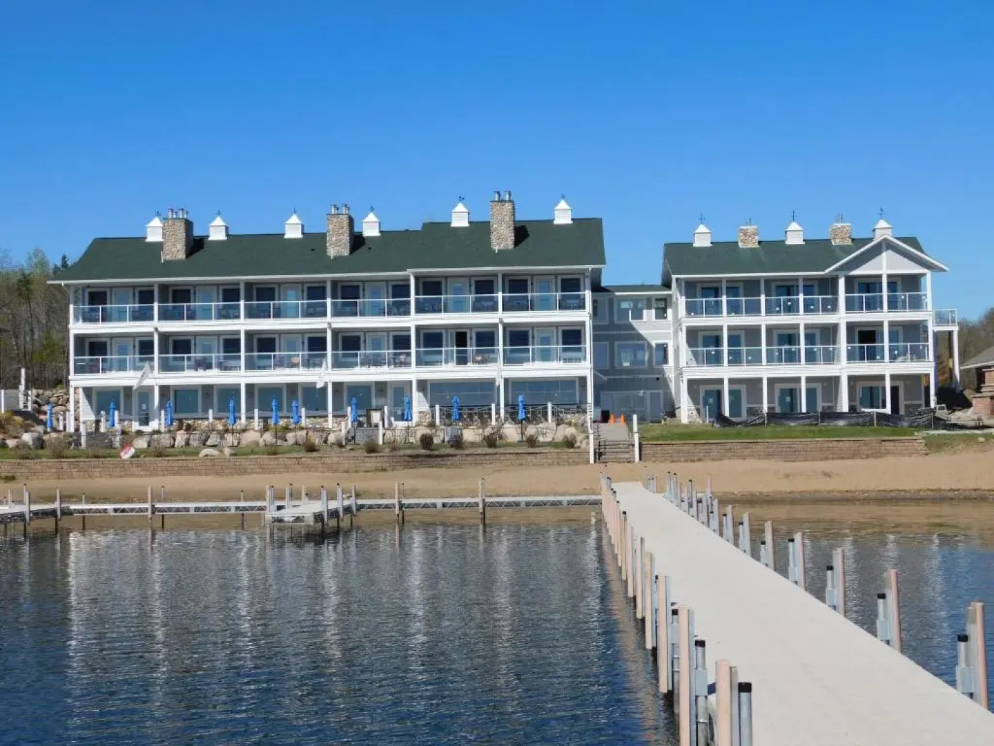 Quarterdeck Resort & Restaurant