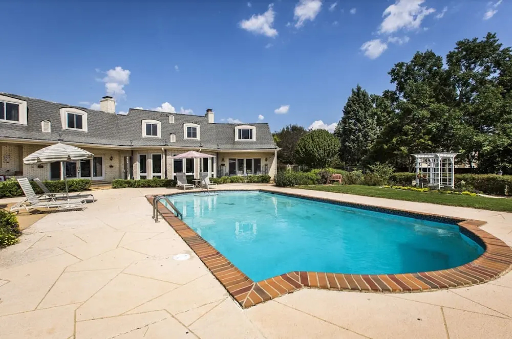 Matthews Manor Bed and Breakfast