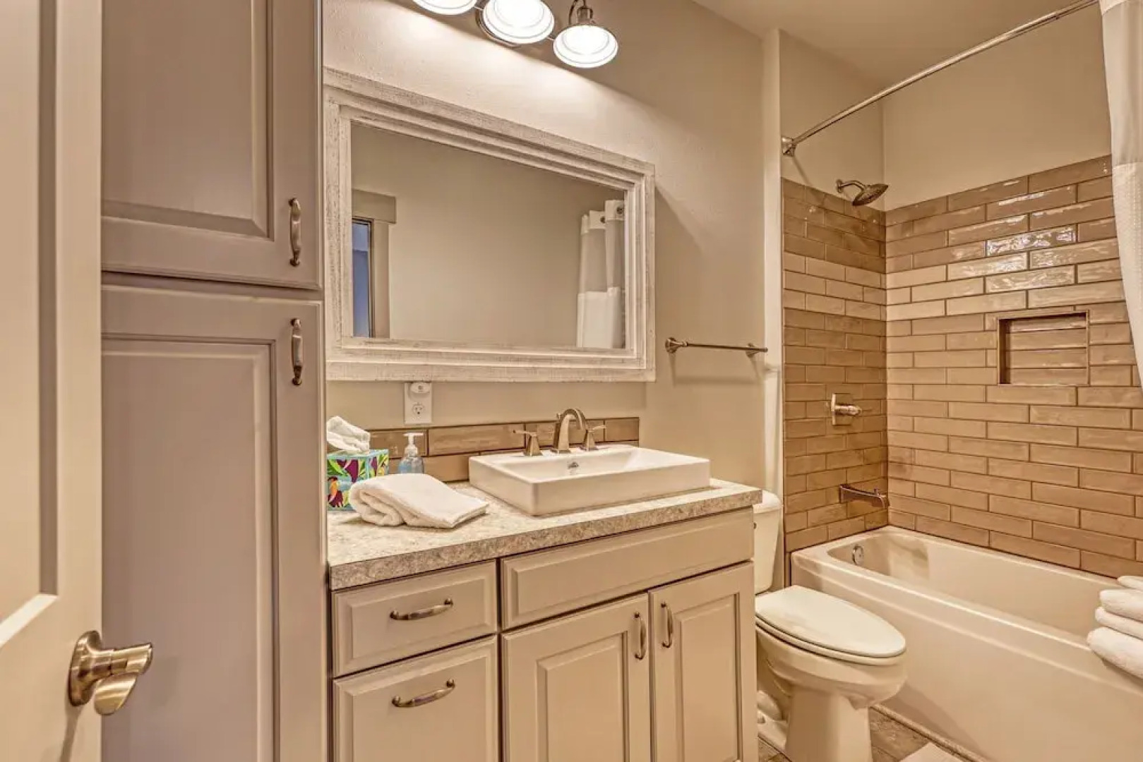 Thomas Jefferson Inspired Condo Near Mt Rushmore