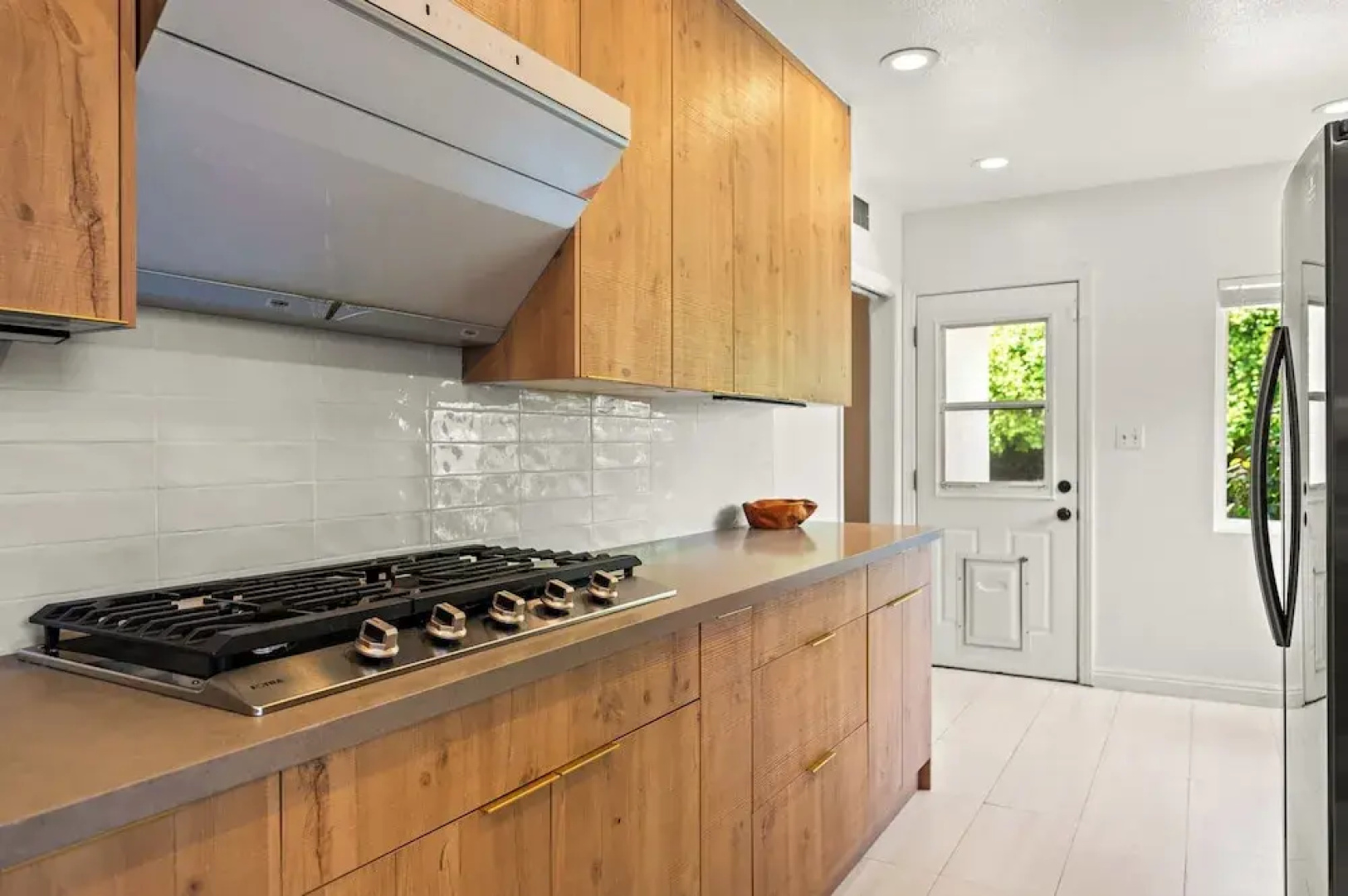 Modern Serenity Near LA Tranquil 3BR Stay