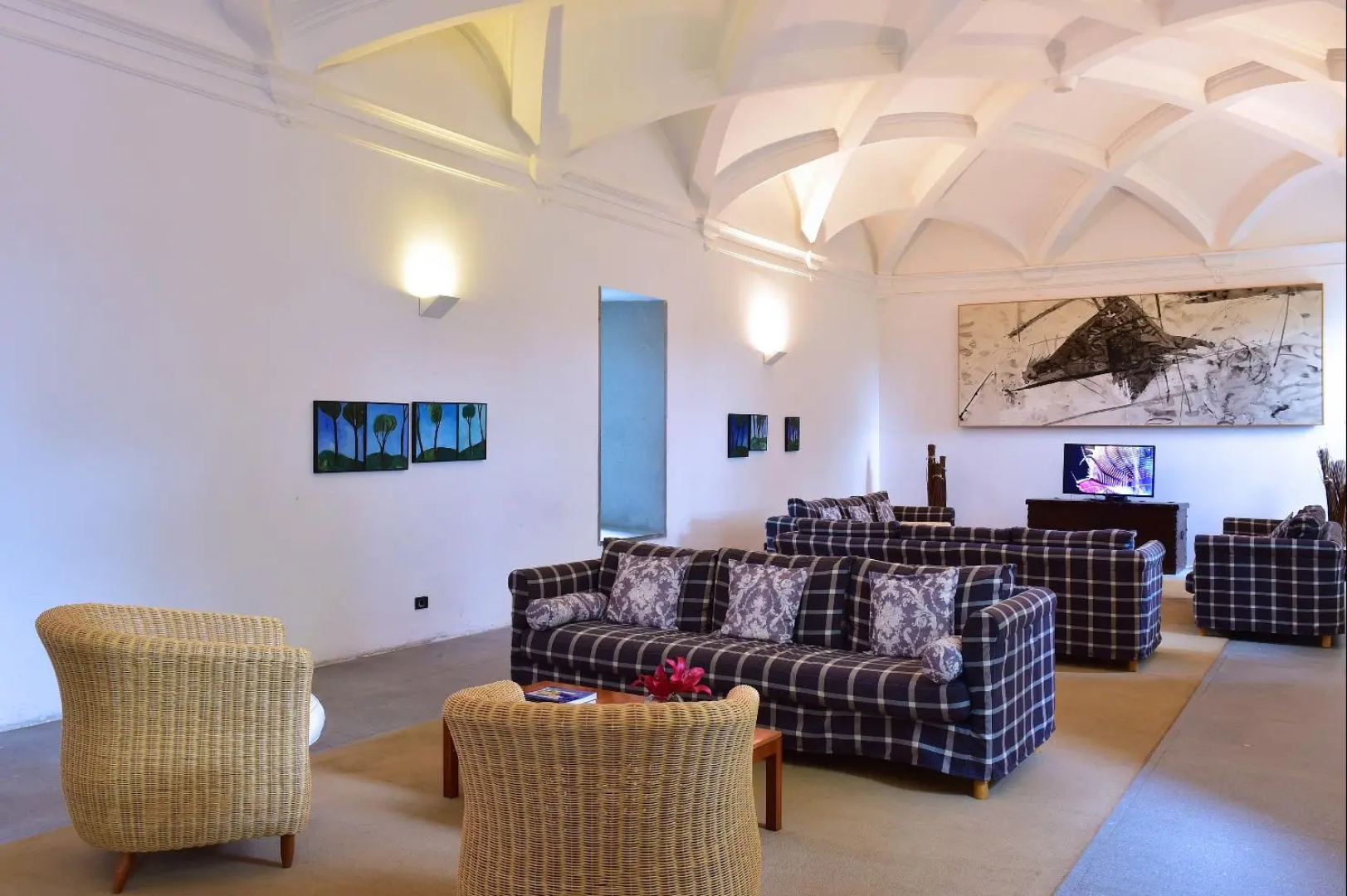 Pousada Convento de Arraiolos - Historic Hotel