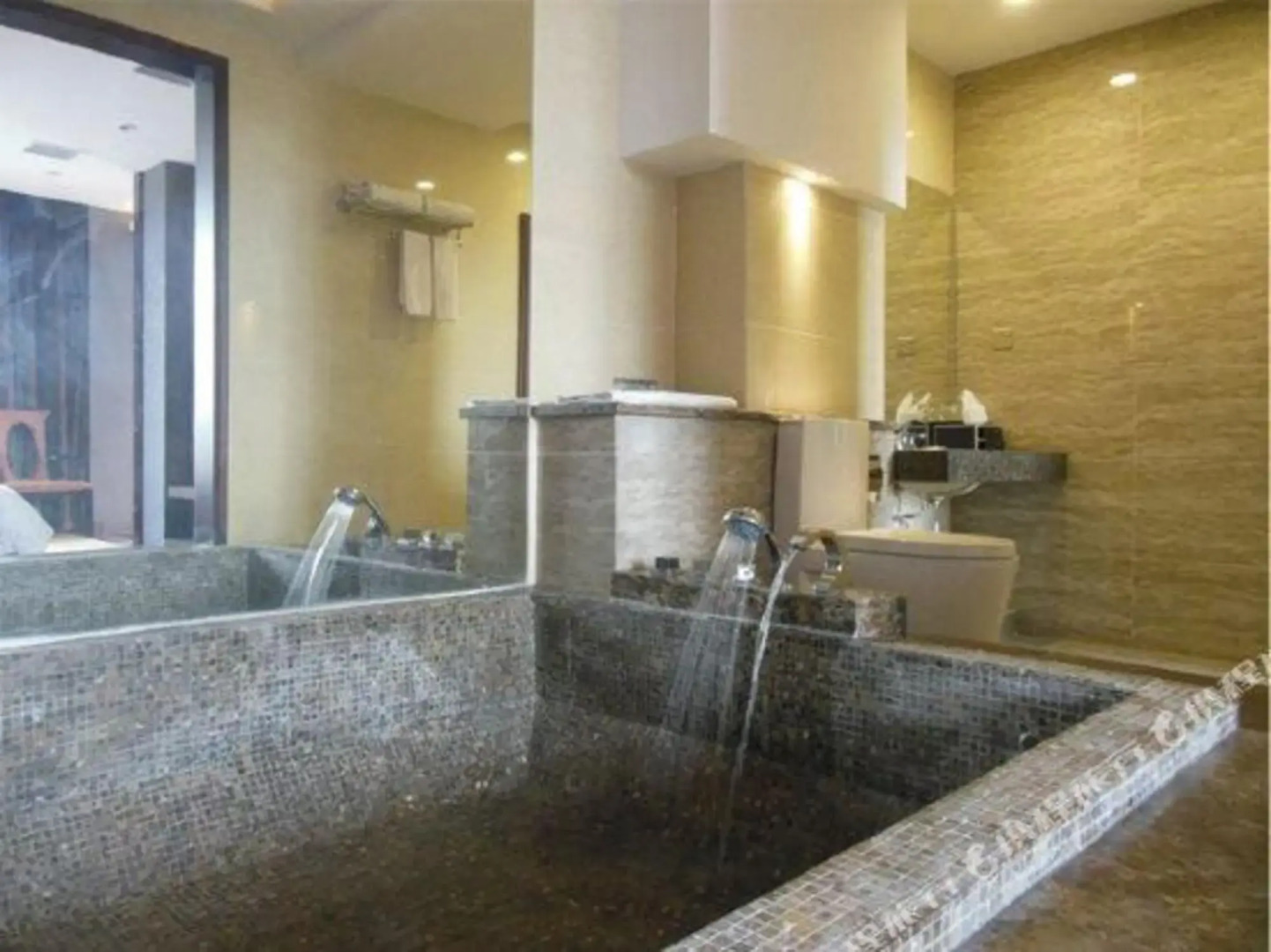 Anfu Furui Grand Hotel (Anfu County Wetland Park Gymnasium)